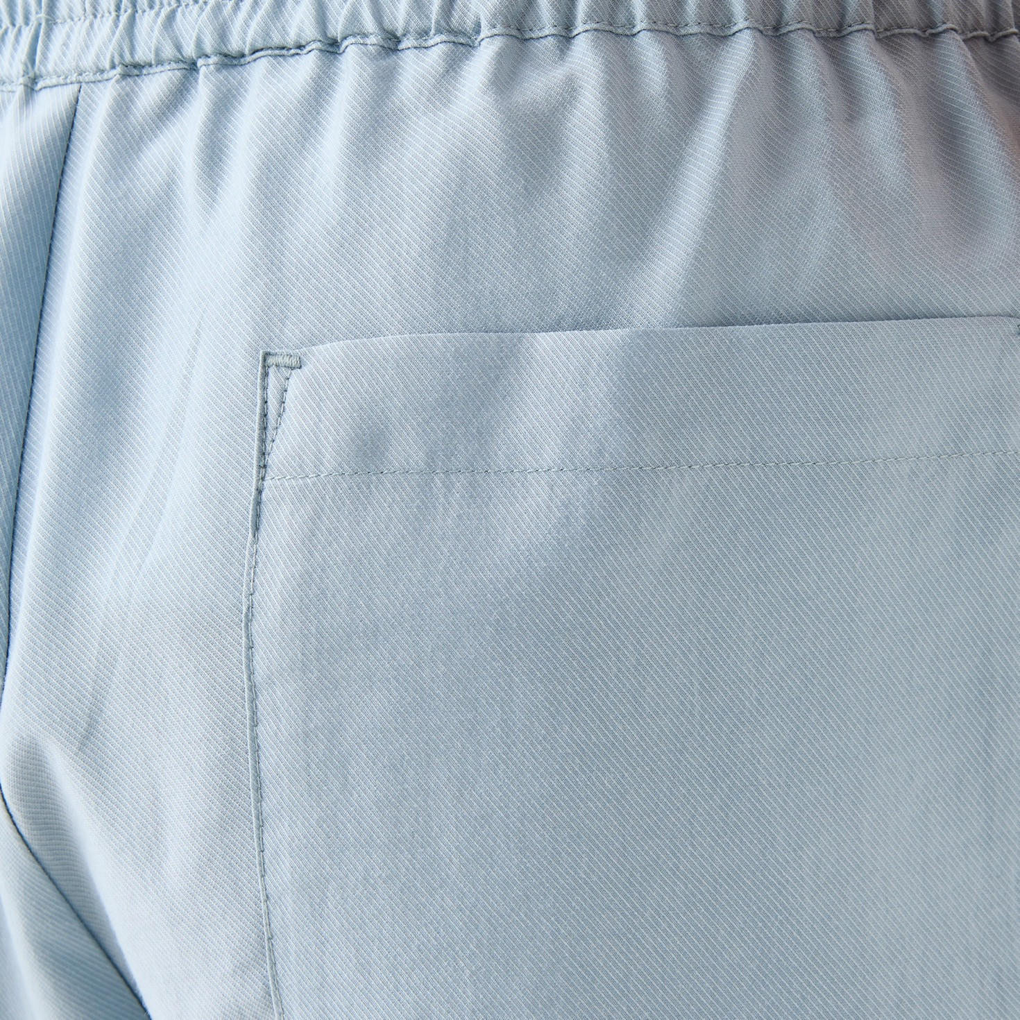 شورت بقصة عادية وخصر مرن بجيوب-men-clothing-bottoms-shorts-image-1