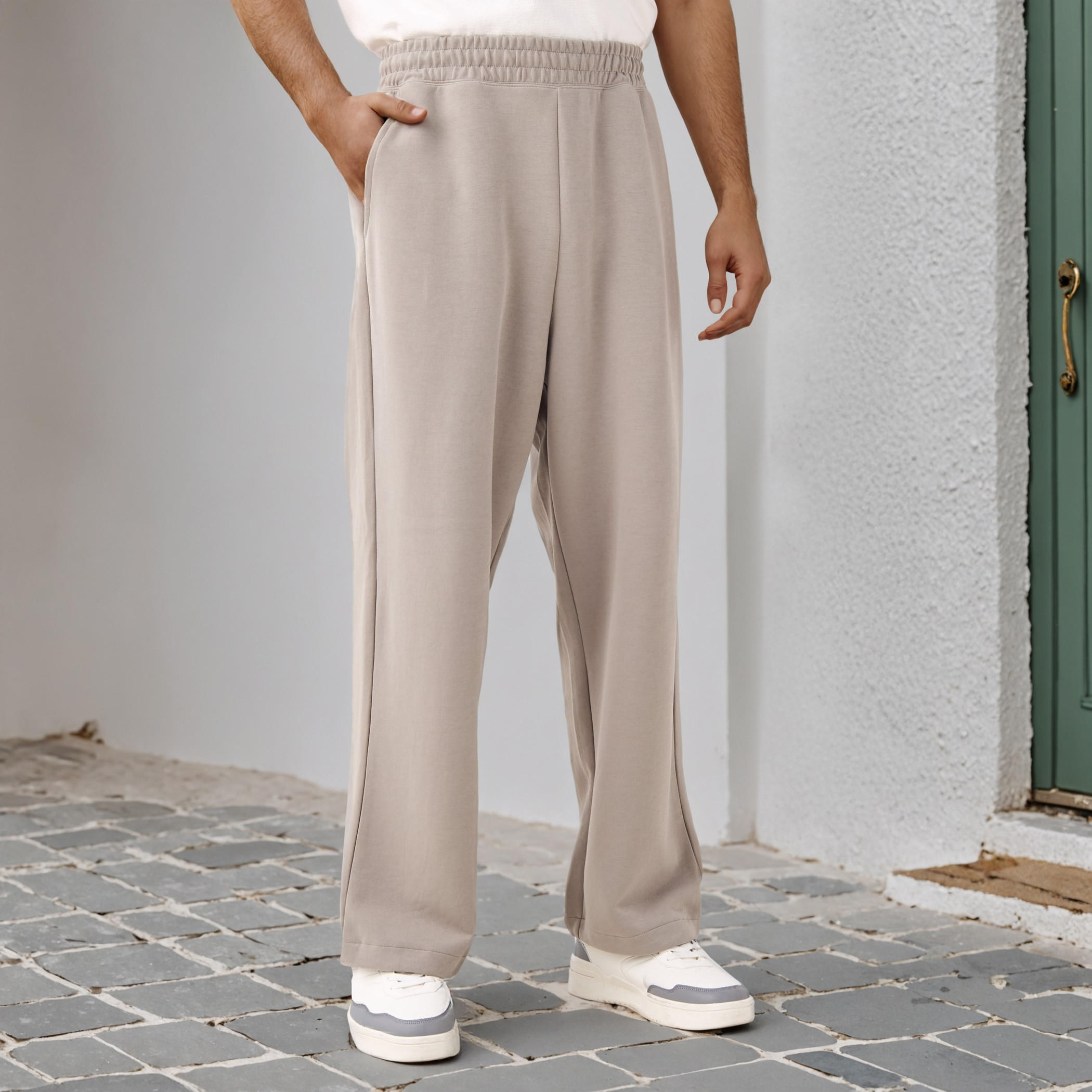 بنطلون رياضي محبوك مترابط بخصر مرن وجيوب-men-clothing-bottoms-joggers-image-1