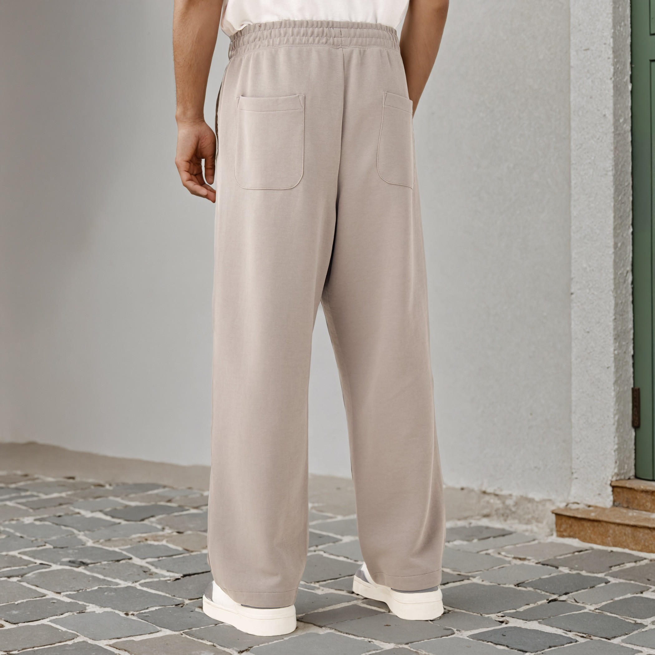 بنطلون رياضي محبوك مترابط بخصر مرن وجيوب-men-clothing-bottoms-joggers-image-3