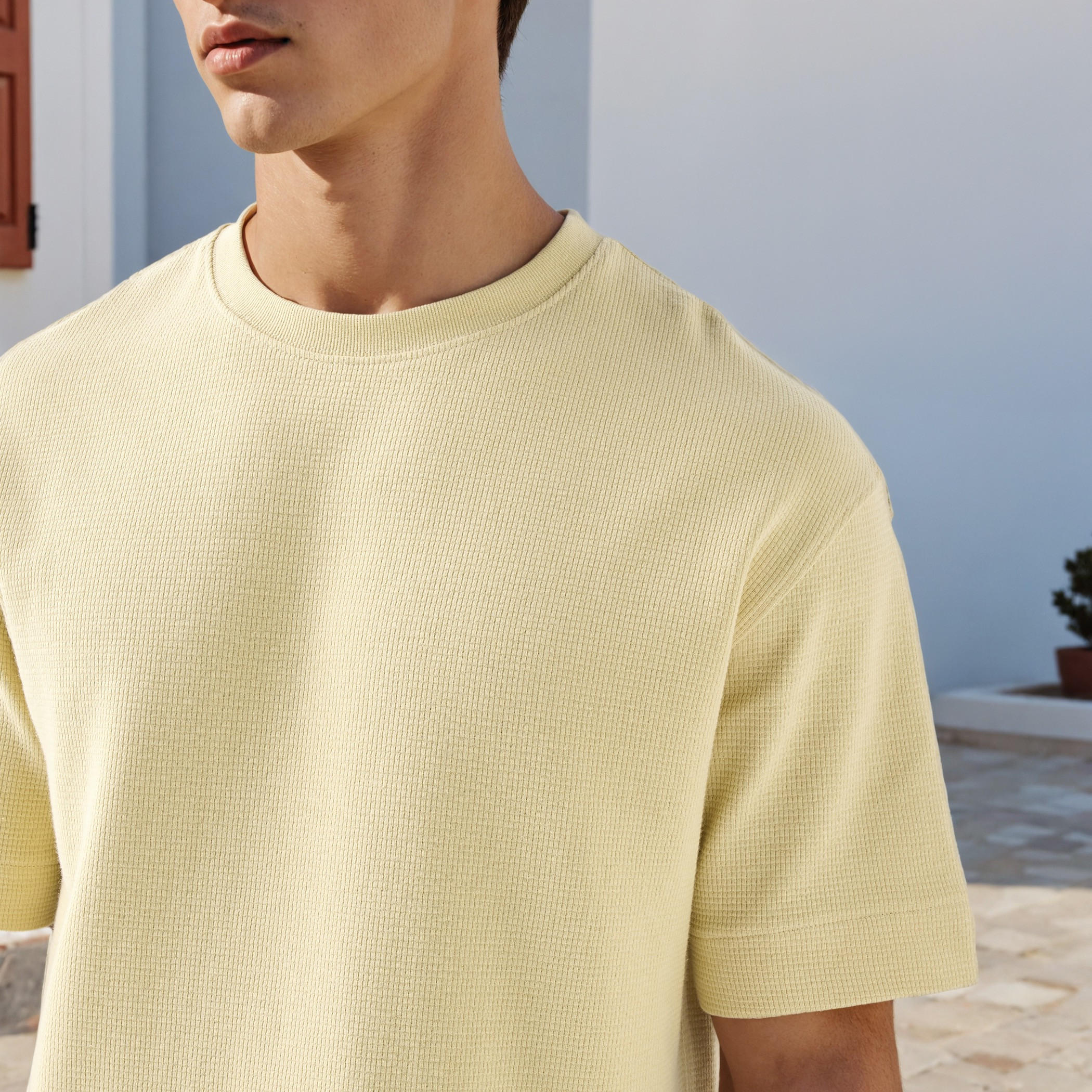 تيشيرت بملمس وافل بارز-men-clothing-tshirtsandpolos-tshirts-image-2