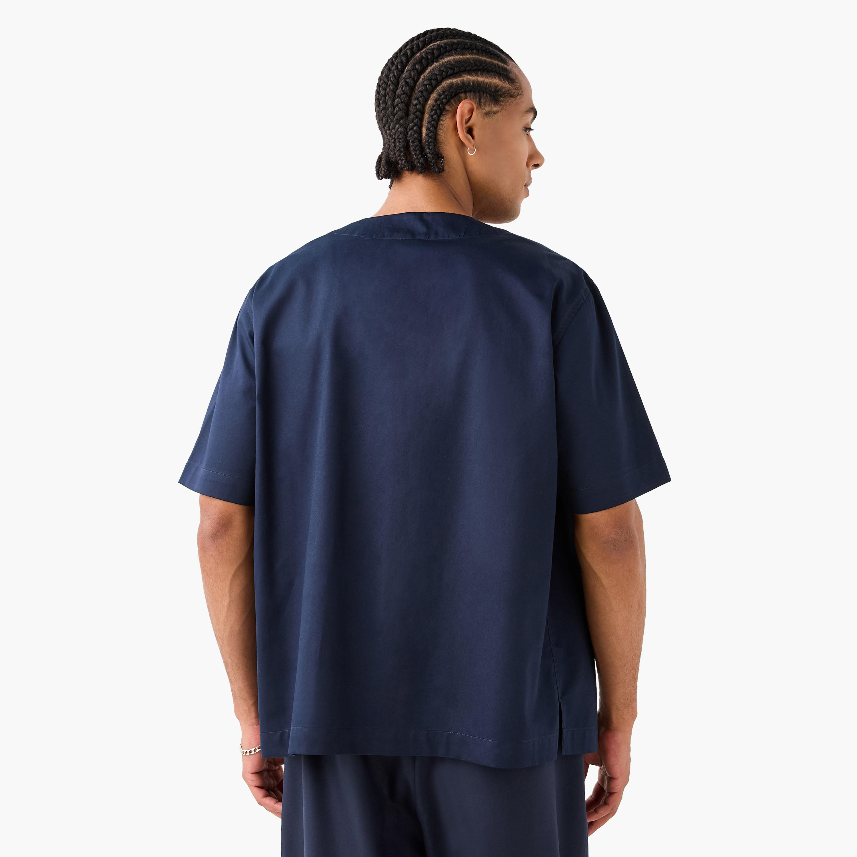 قميص بوبلين بيسبول بأزرار أمامية-men-clothing-shirts-image-3