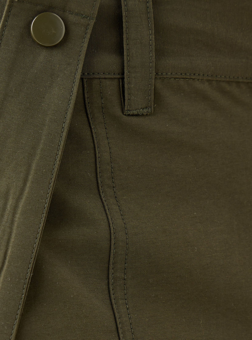بنطلون كارجو بقصّة مريحة وخصر مطاطي مع حمّالات-men-clothing-bottoms-joggers-image-6