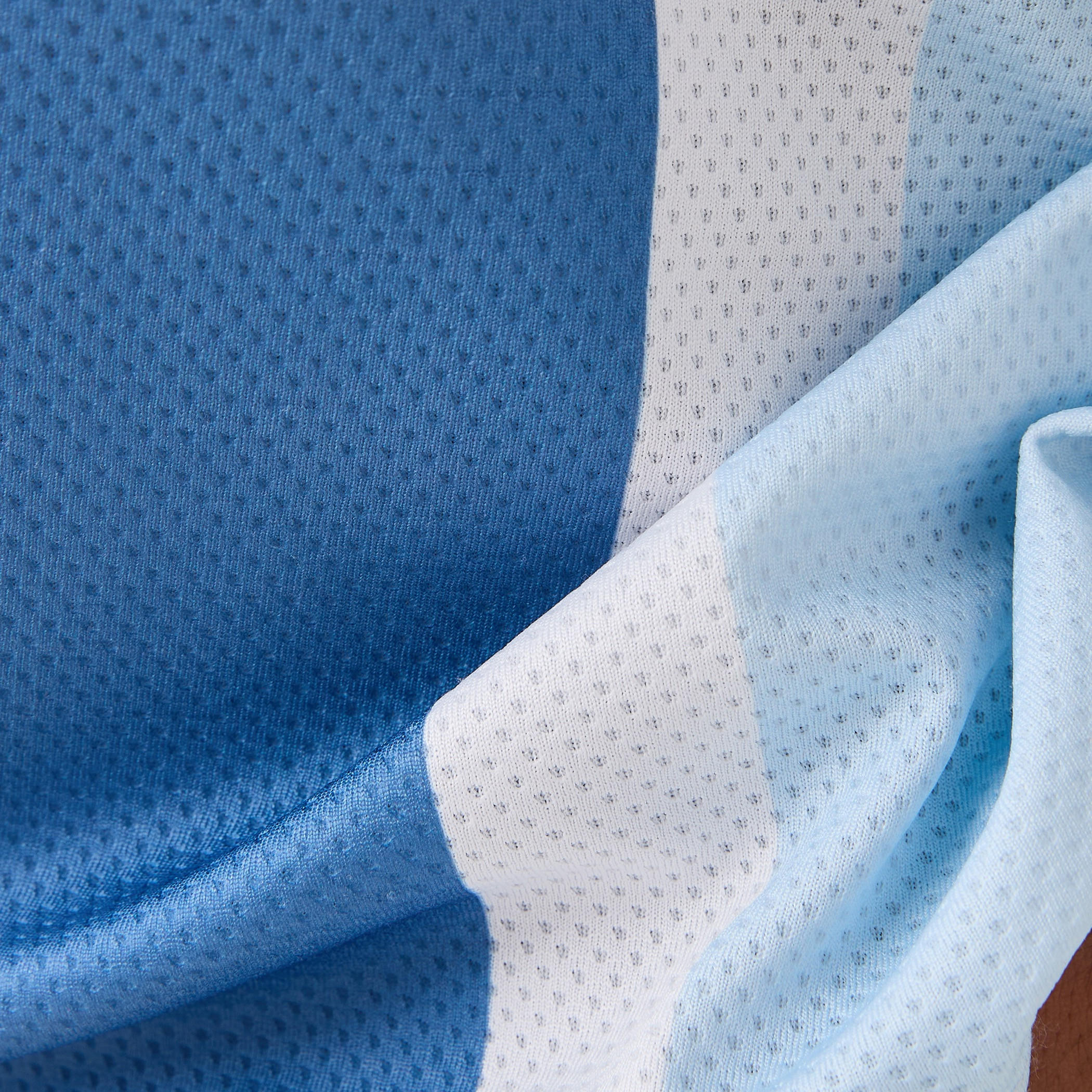 تيشيرت بأكمام قصيرة وياقة V وطبعات-men-clothing-tshirtsandpolos-tshirts-image-5