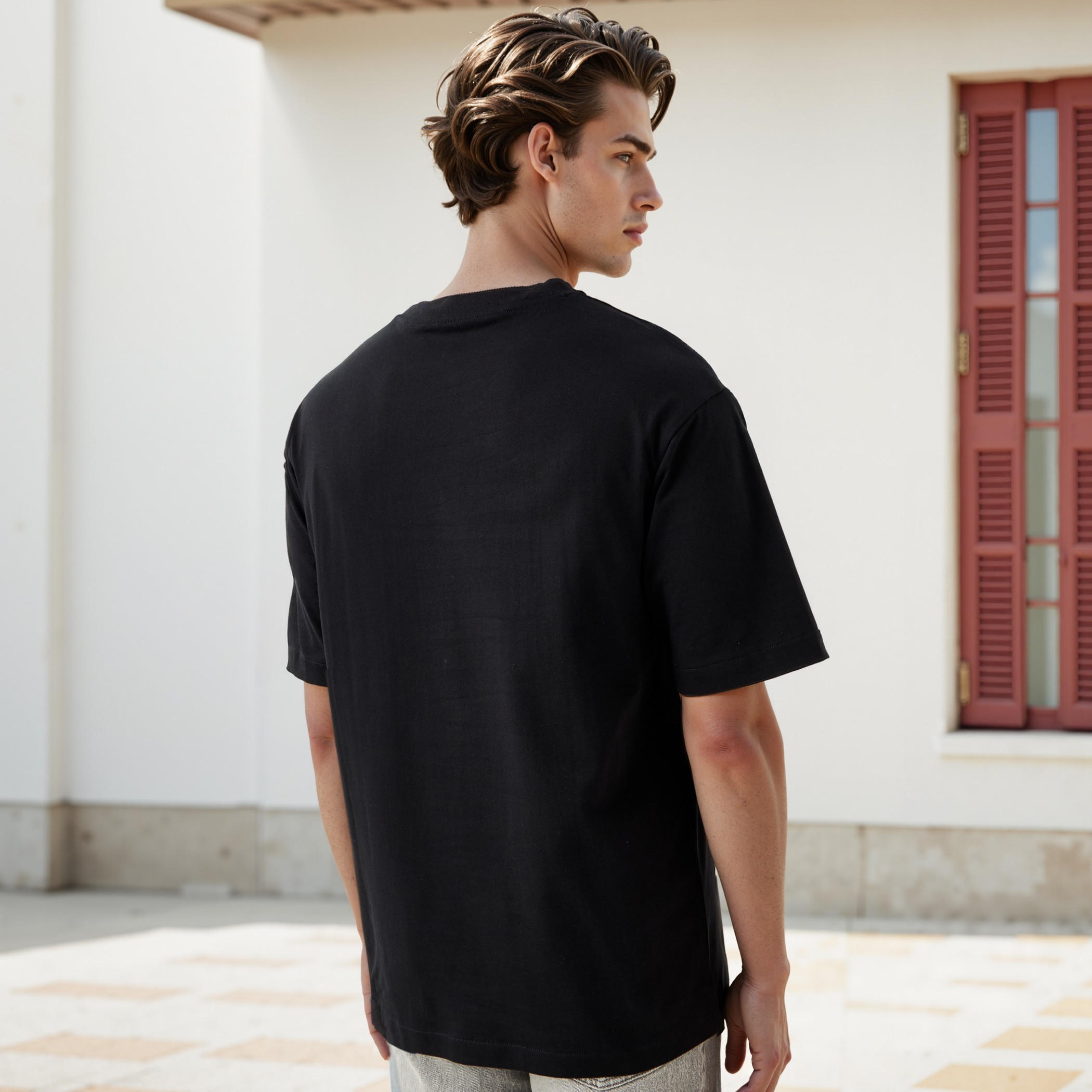 تيشيرت بقصّة عادية وياقة ضيّقة وطبعات-men-clothing-tshirtsandpolos-tshirts-image-3