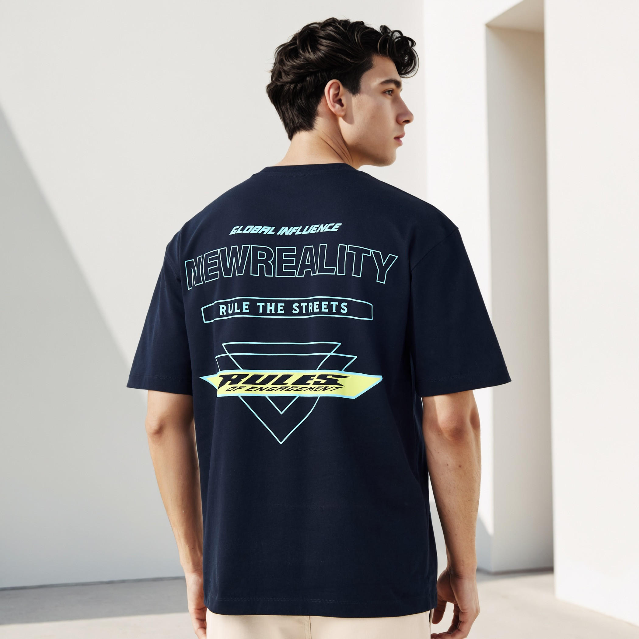 Graphic Print T-shirt with Crew Neck-men-clothing-tshirtsandpolos-tshirts-image-1
