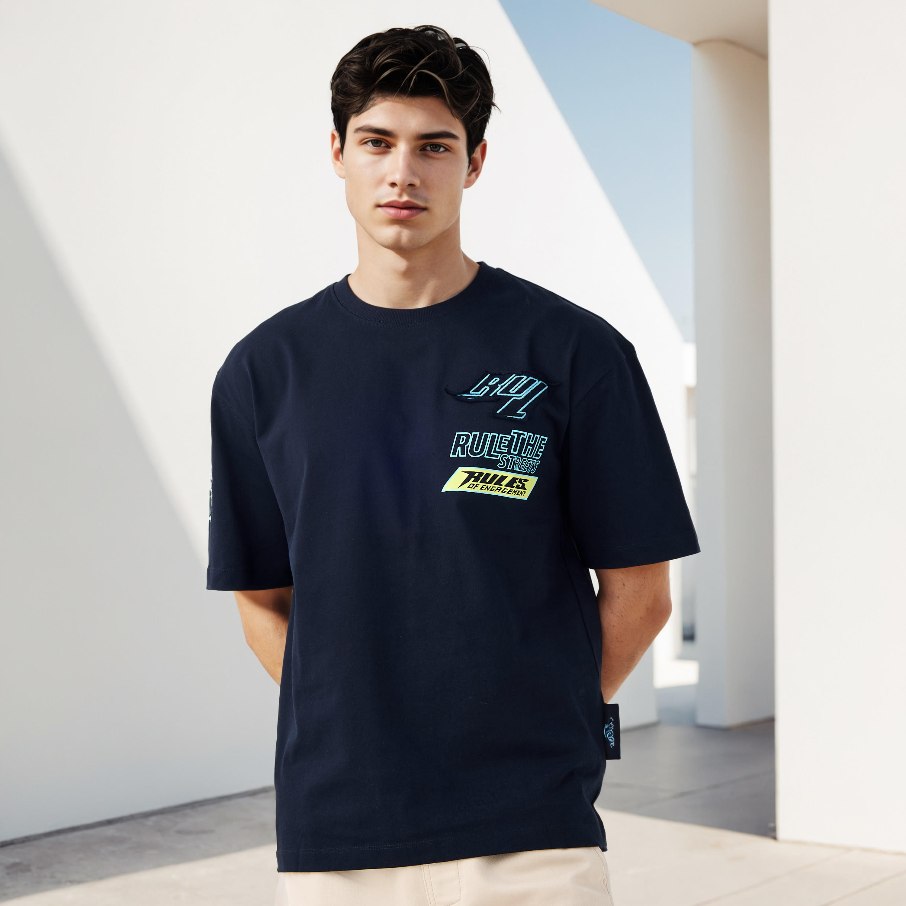 تيشيرت بياقة ضيقة وطبعات-men-clothing-tshirtsandpolos-tshirts-image-3