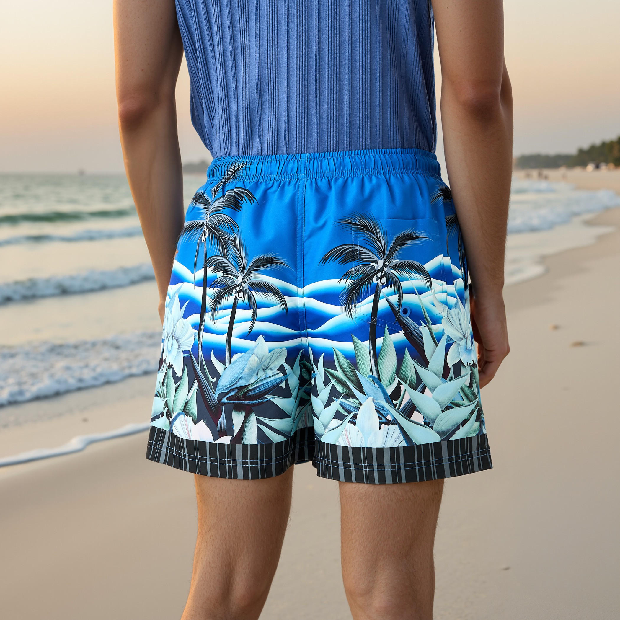 شورت سباحة بطبعات استوائية مع جيوب-sports-men-clothing-swimwear-image-3