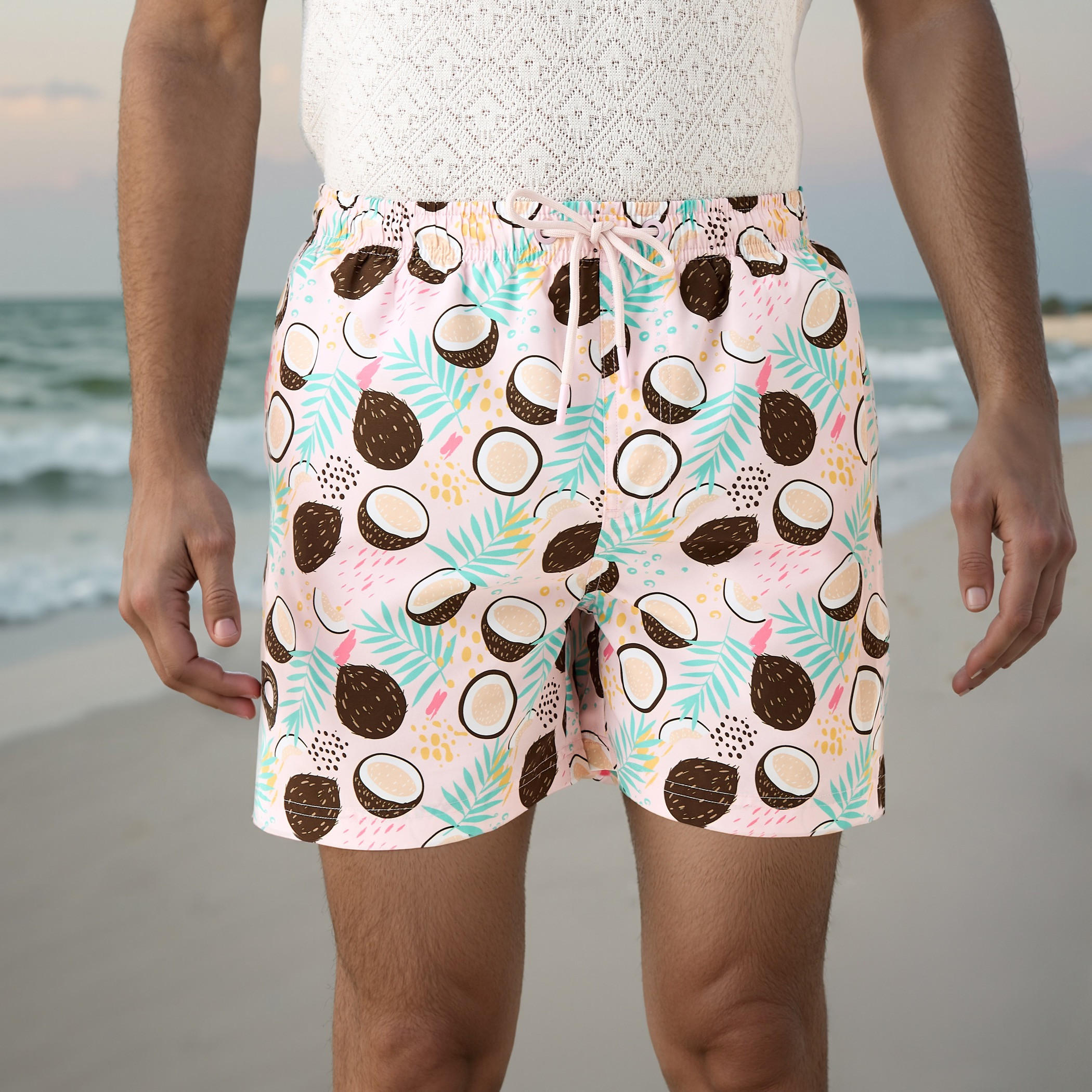 شورت سباحة بطبعات جوز هند ورباط إغلاق-sports-men-clothing-swimwear-image-5