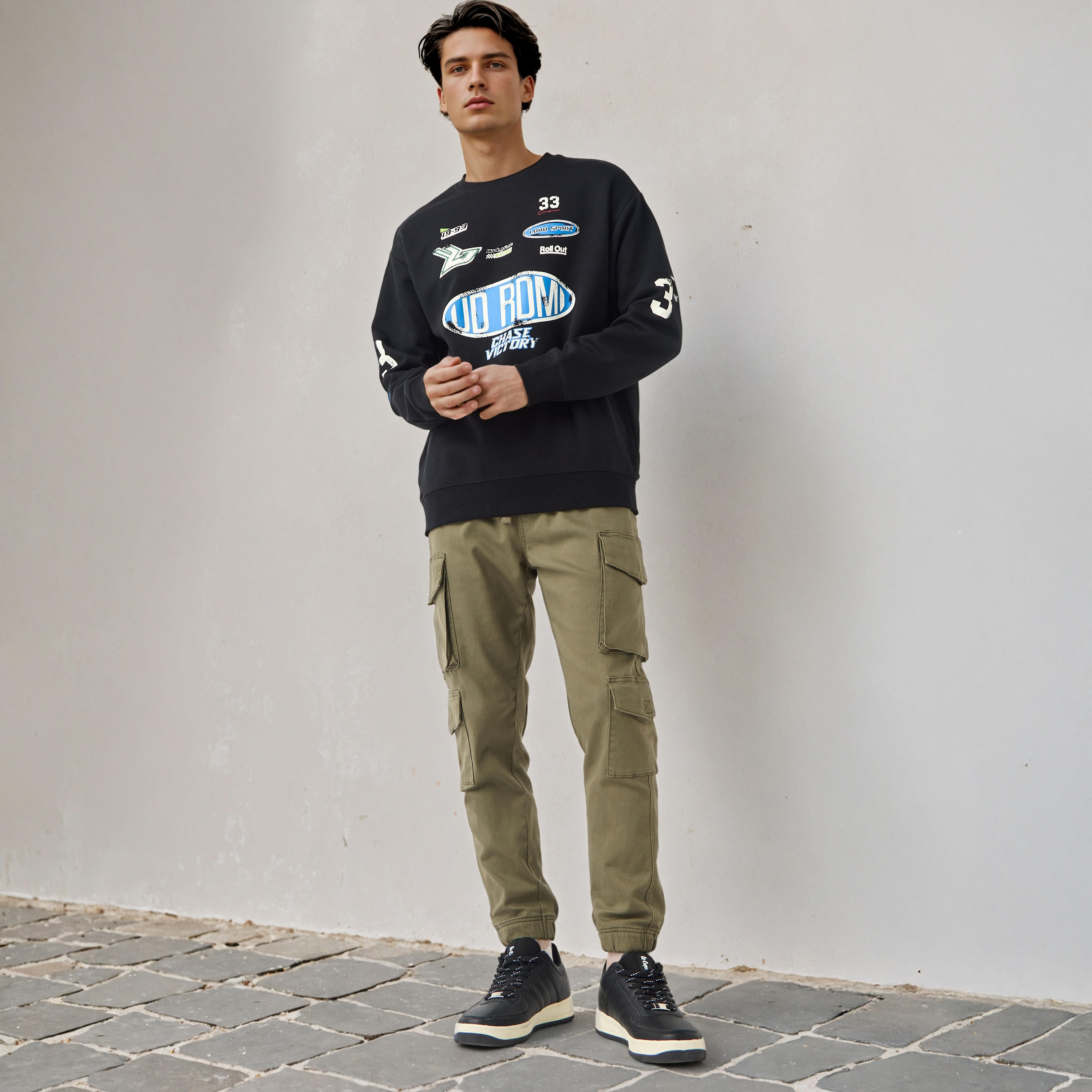 Graphic Print Sweatshirt-men-winterwear-hoodiesandsweatshirts-image-2