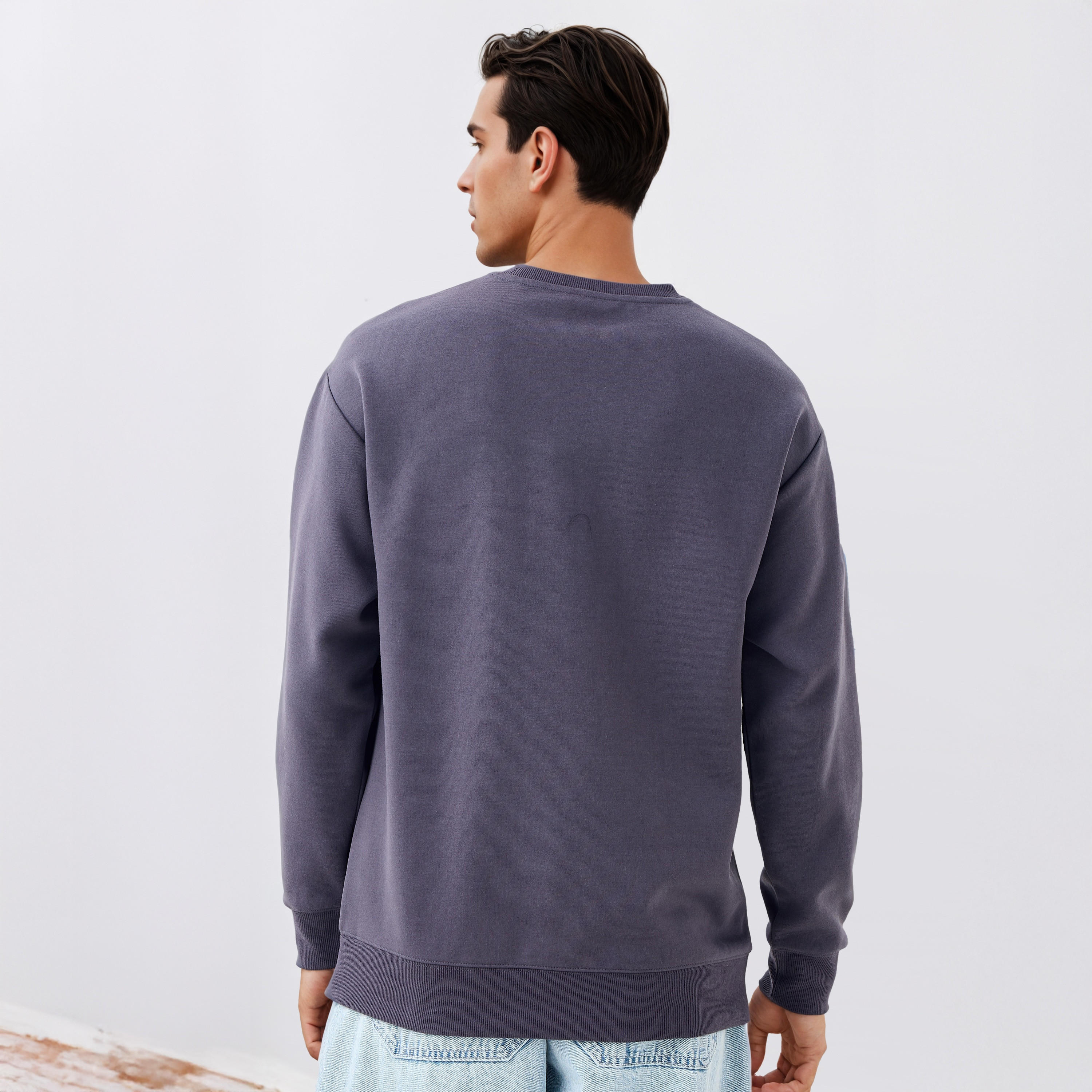 سويت شيرت بياقة ضيقة وطبعات-men-winterwear-hoodiesandsweatshirts-image-3