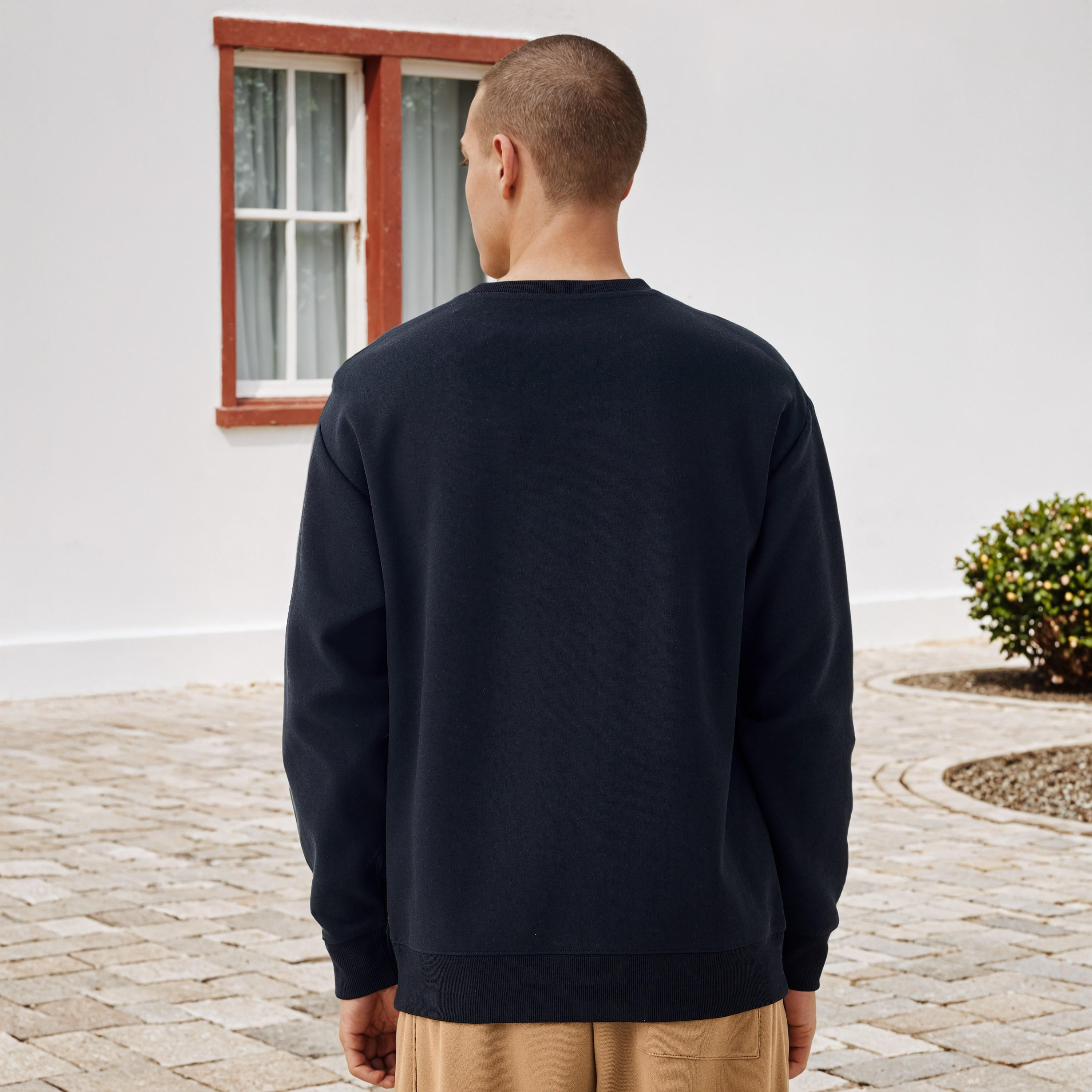 سويت شيرت بياقة ضيقة وطبعات-men-winterwear-hoodiesandsweatshirts-image-3