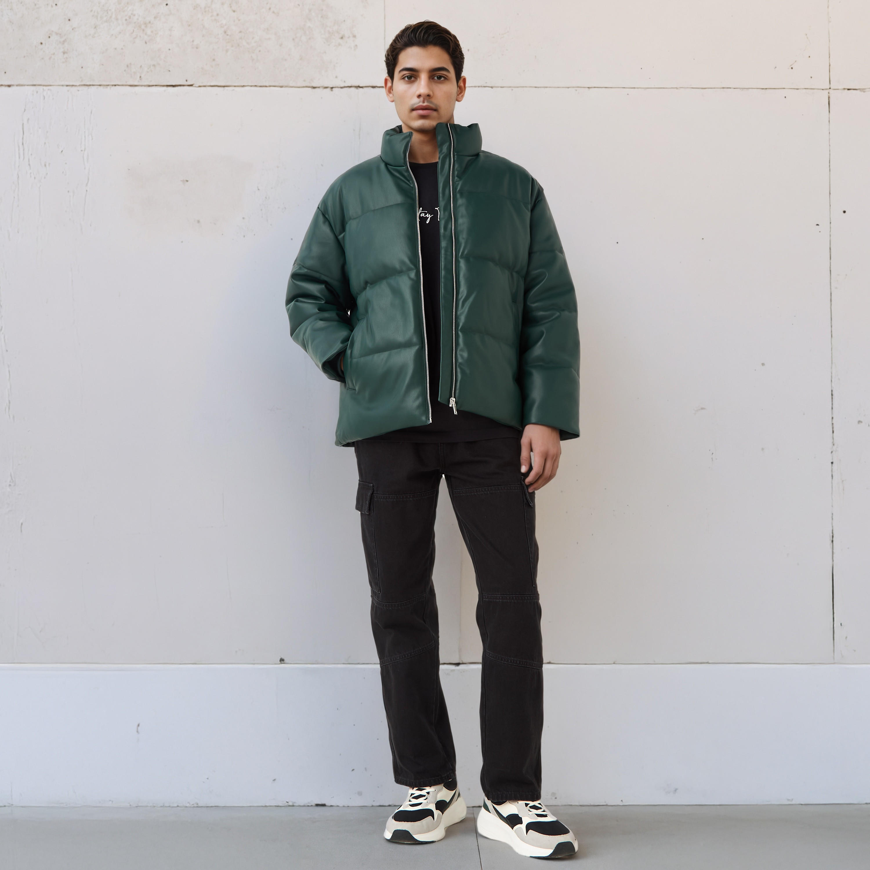 جاكيت بومبر من البولي يوريثان بقصّة عادية وياقة عالية للرجال-men-clothing-jacketsandblazers-jackets-image-2