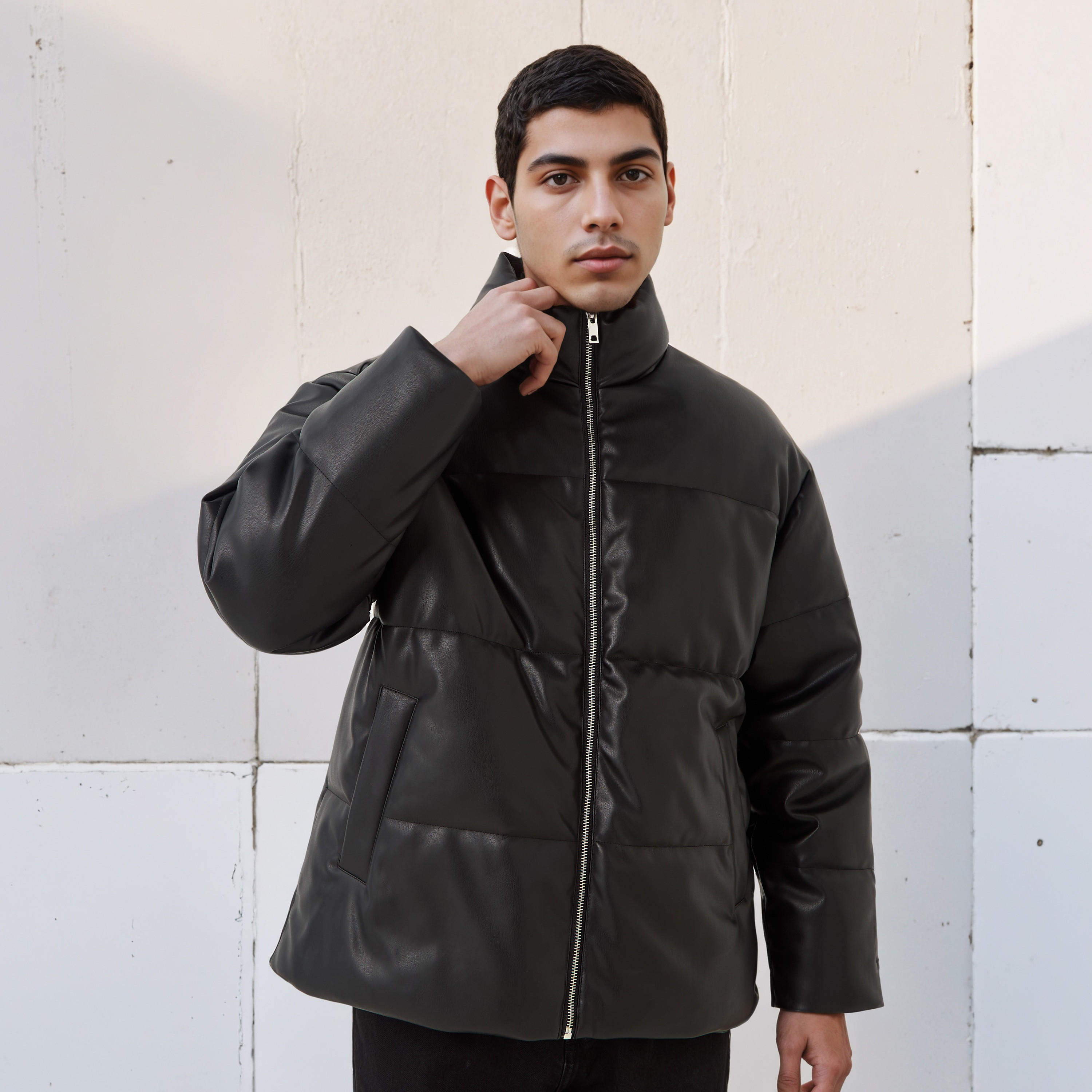 جاكيت بومبر من البولي يوريثان بقصّة عادية وياقة عالية للرجال-men-clothing-jacketsandblazers-jackets-image-5