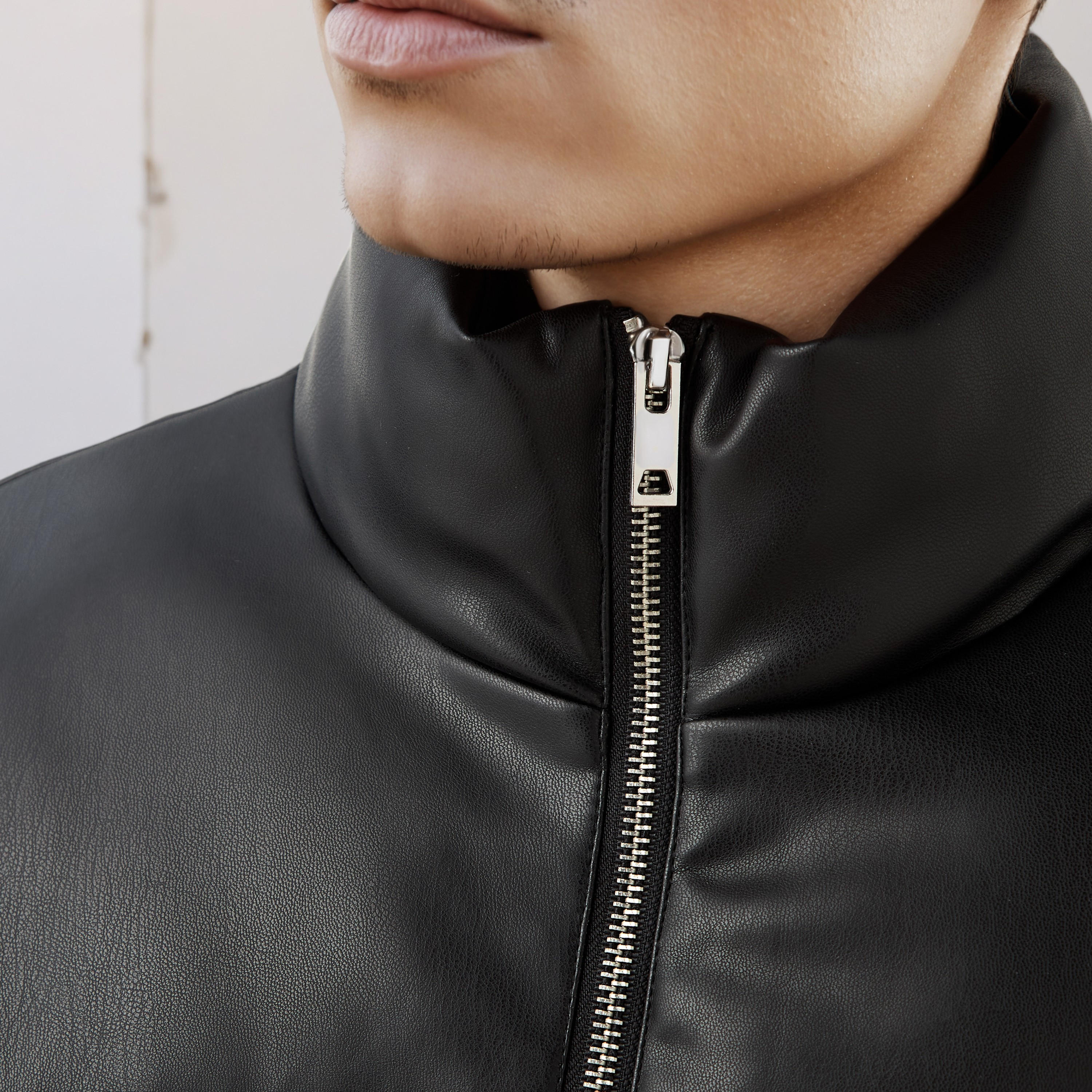 جاكيت بومبر من البولي يوريثان بقصّة عادية وياقة عالية للرجال-men-clothing-jacketsandblazers-jackets-image-1