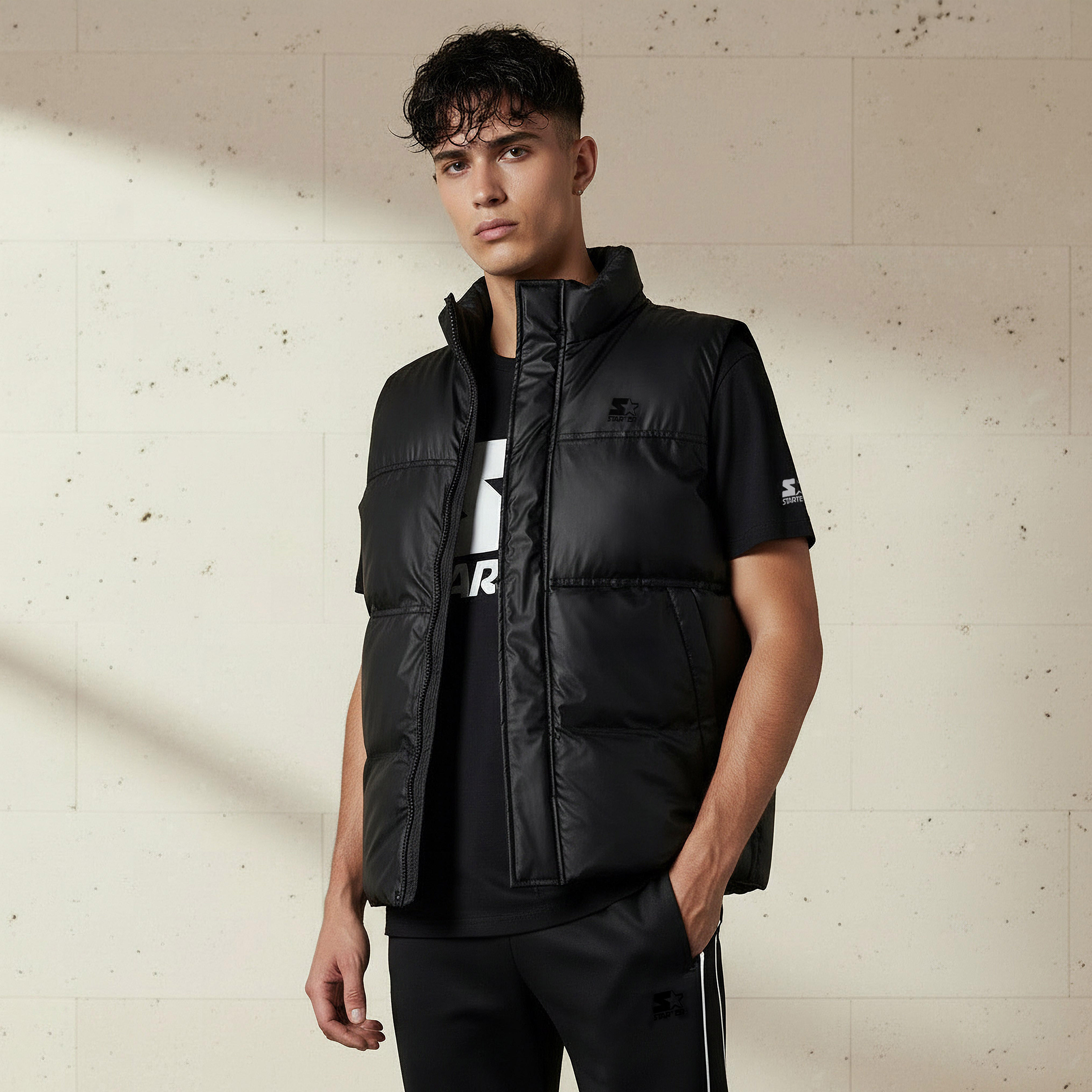 جاكيت نفخ مبطن بقصة مريحة بدون أكمام للرجال-men-clothing-jacketsandblazers-jackets-image-1