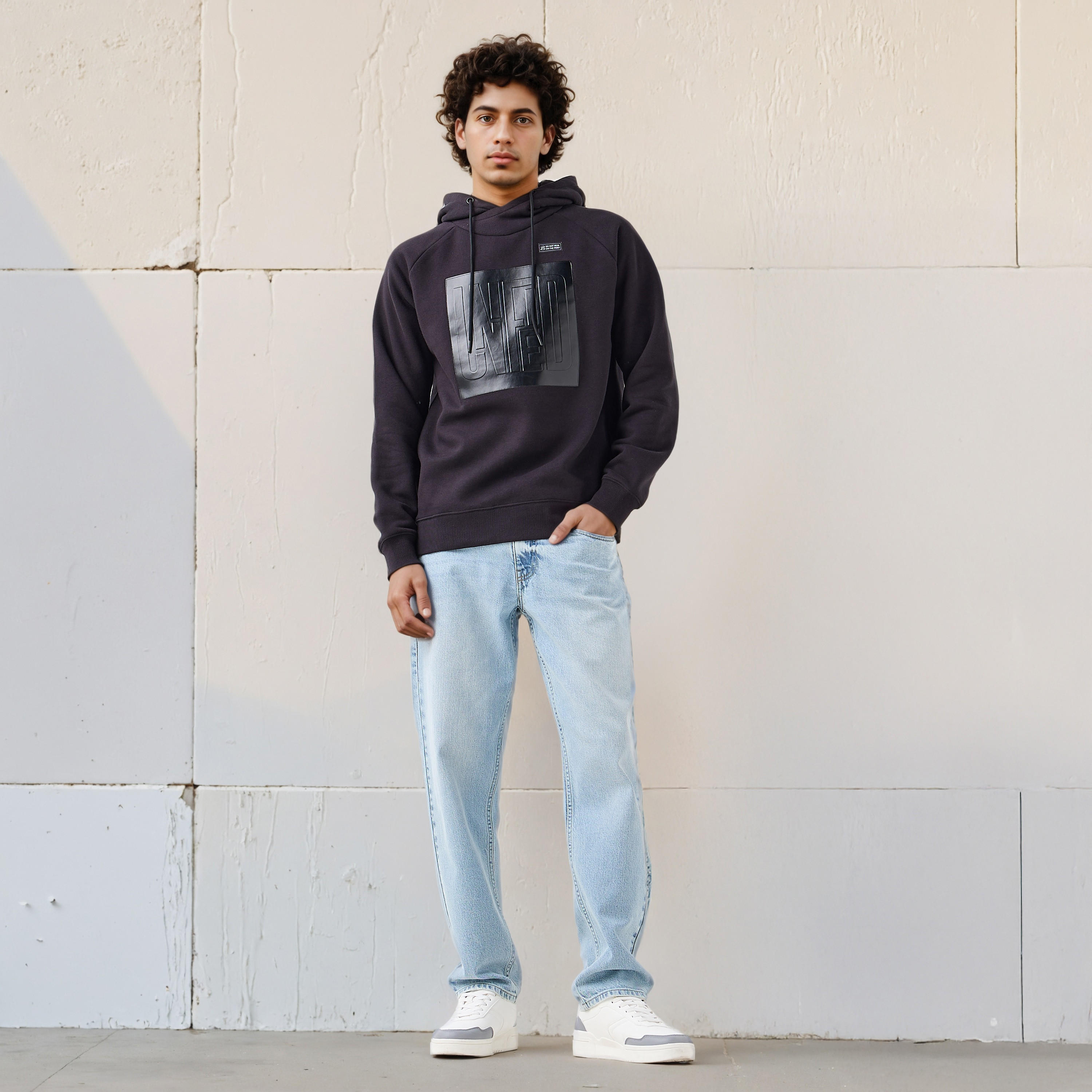 سويت شيرت منقوش بقبعة للرجال-men-winterwear-hoodiesandsweatshirts-image-4