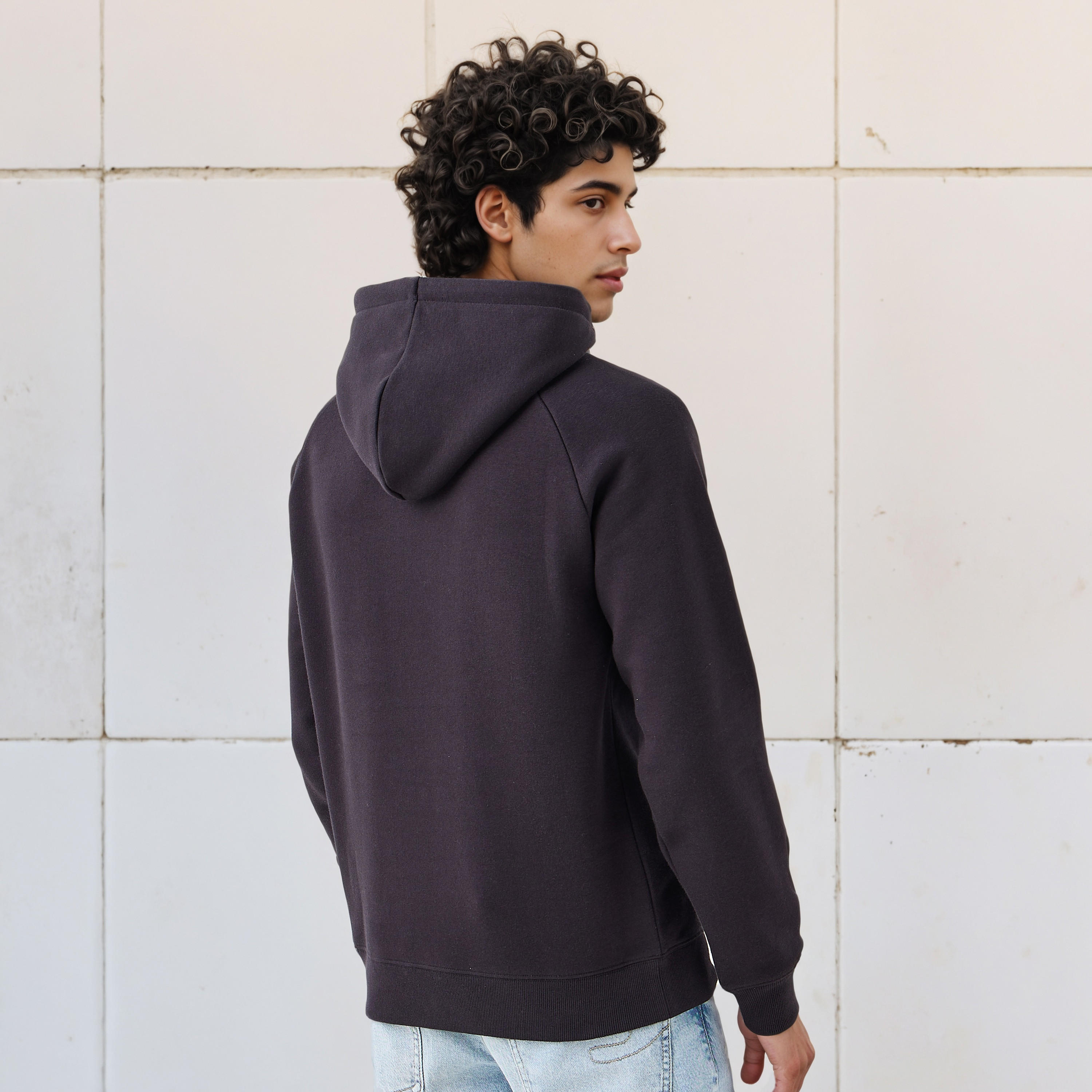 سويت شيرت منقوش بقبعة للرجال-men-winterwear-hoodiesandsweatshirts-image-3