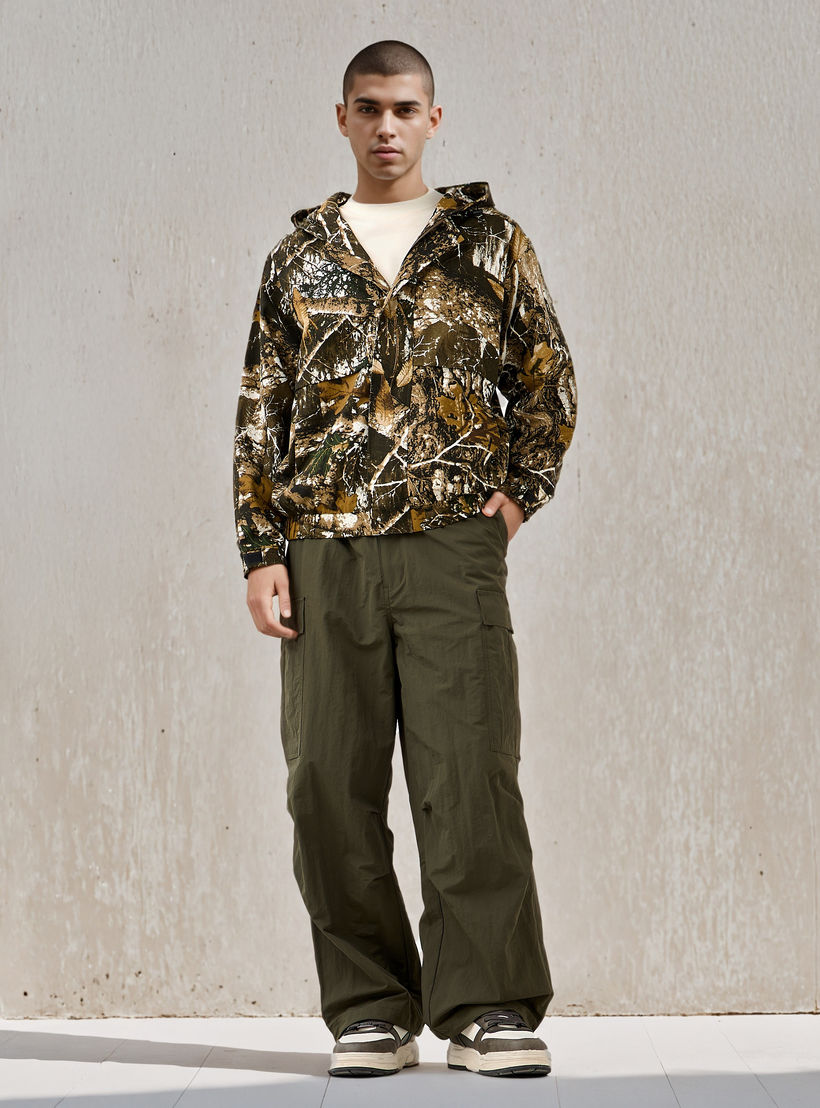جاكيت بقبعة وطبعات-men-clothing-jacketsandblazers-jackets-image-4