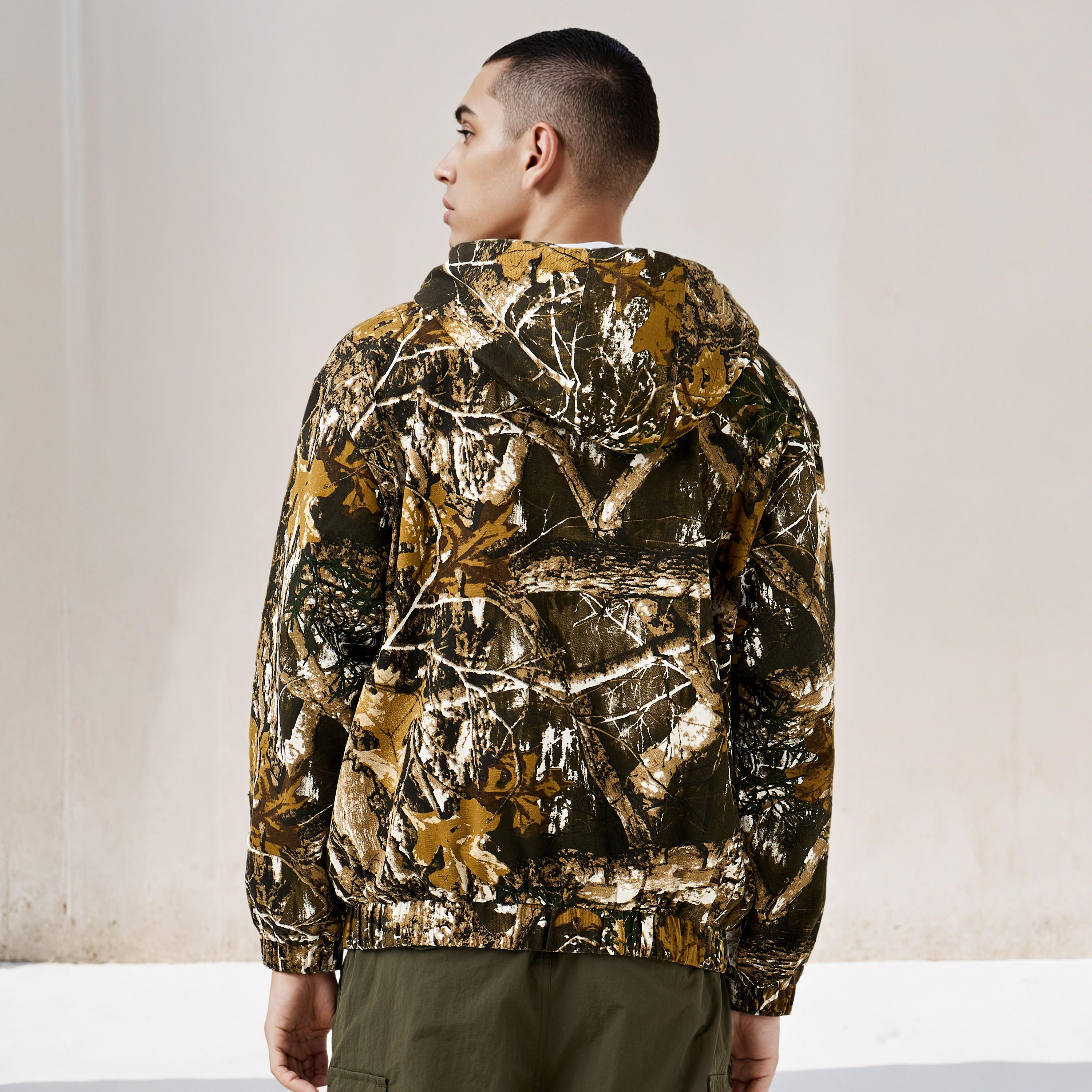 جاكيت بقبعة وطبعات-men-clothing-jacketsandblazers-jackets-image-3