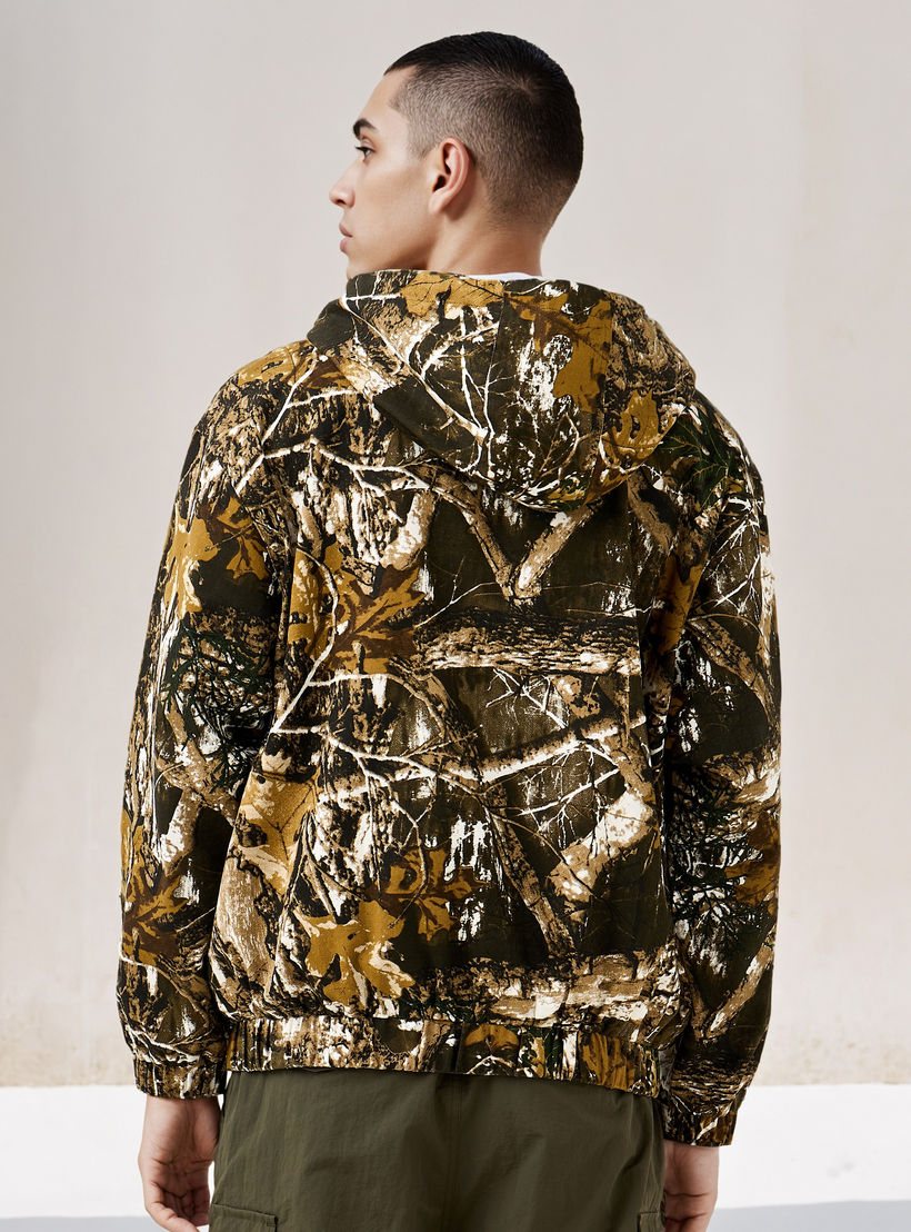 جاكيت بقبعة وطبعات-men-clothing-jacketsandblazers-jackets-image-3