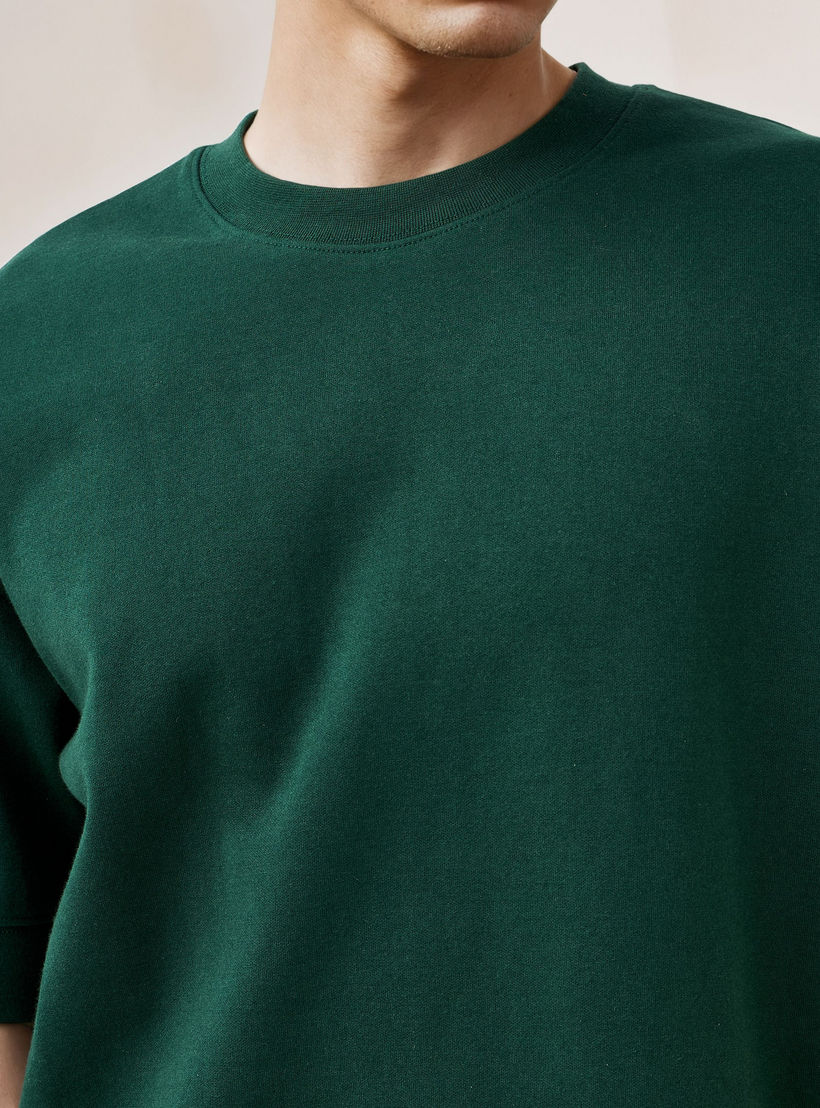 تيشيرت رجالي بأكمام قصيرة وياقة ضيقة-men-clothing-tshirtsandpolos-tshirts-image-1