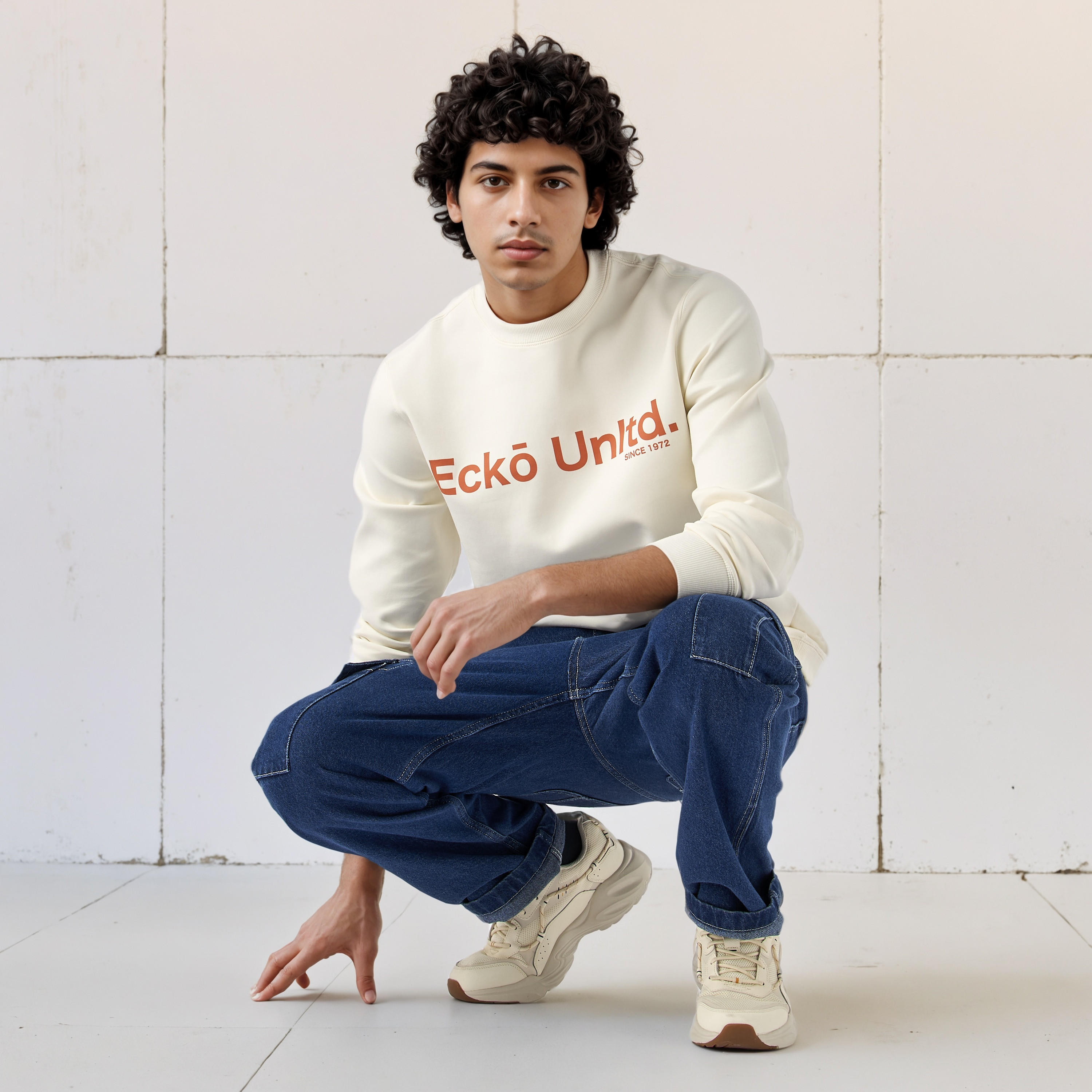 سويت شيرت بتصميم إنترلوك وطبعات للرجال من إيكو-men-winterwear-hoodiesandsweatshirts-image-1