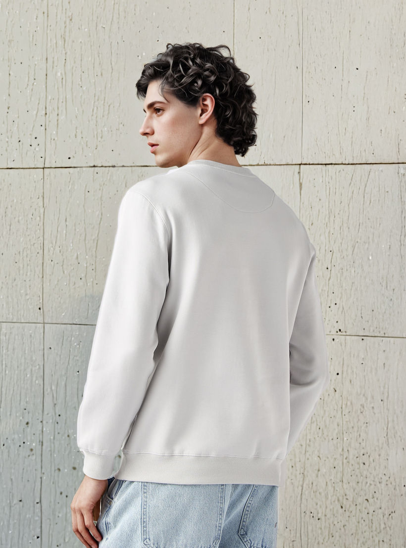 سويت شيرت بتصميم إنترلوك وطبعات للرجال من إيكو-men-winterwear-hoodiesandsweatshirts-image-2