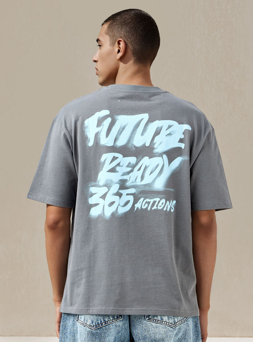 تيشيرت بقصة عادية وطبعات-men-clothing-tshirtsandpolos-tshirts-image-1