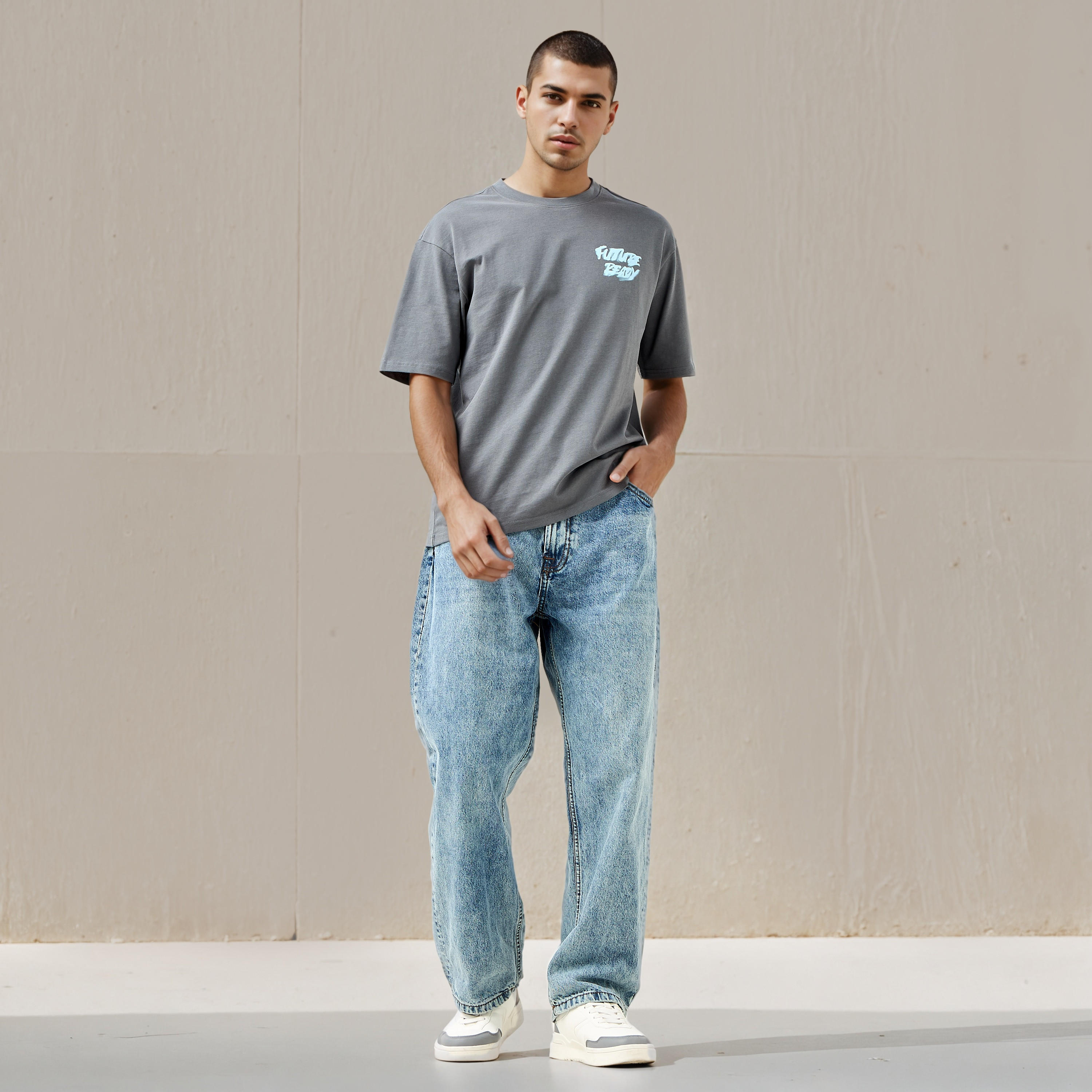 تيشيرت بقصة عادية وطبعات-men-clothing-tshirtsandpolos-tshirts-image-2