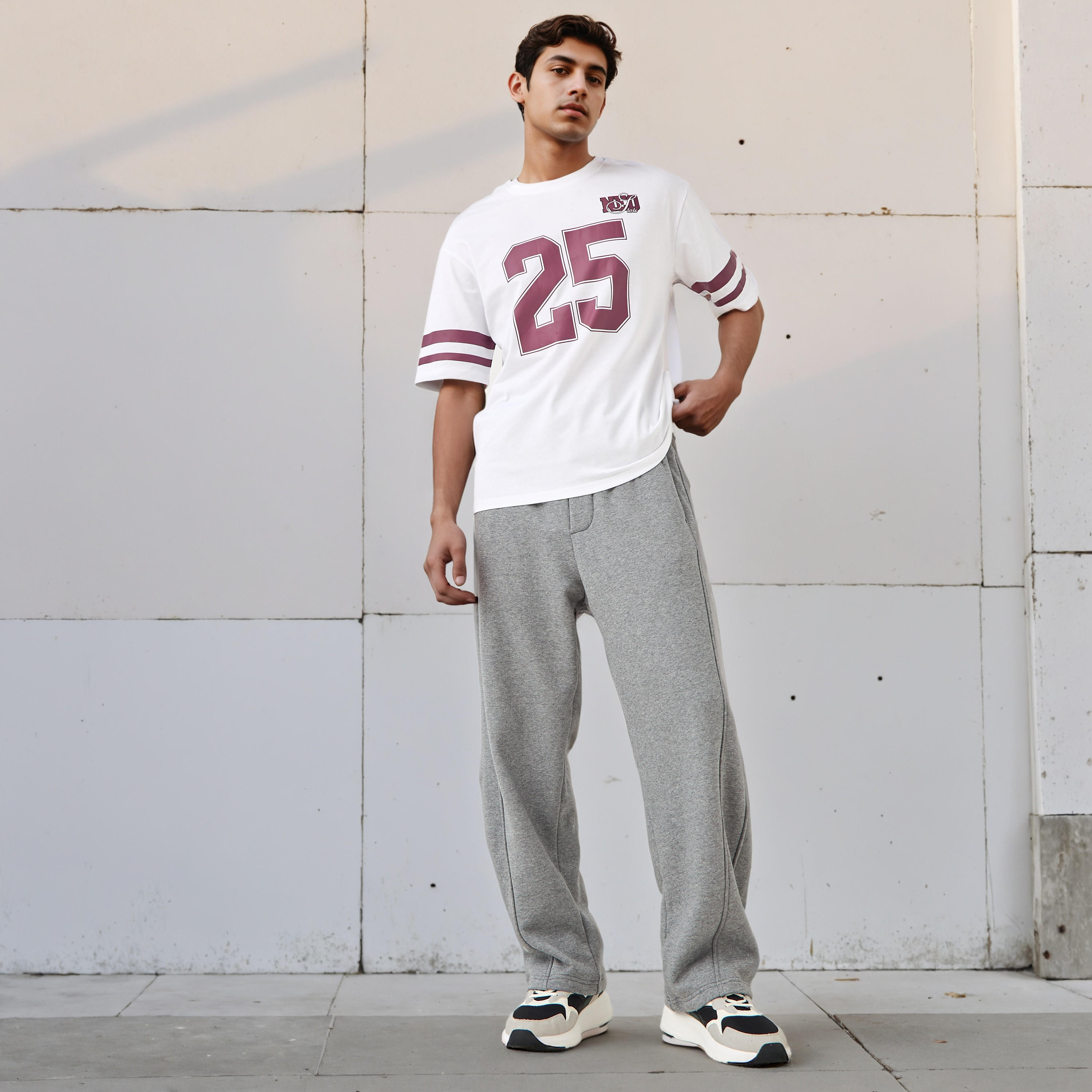 Men Relaxed Fit Crew Neck Short Sleeves Varsity Print T-shirt-men-clothing-tshirtsandpolos-tshirts-image-2
