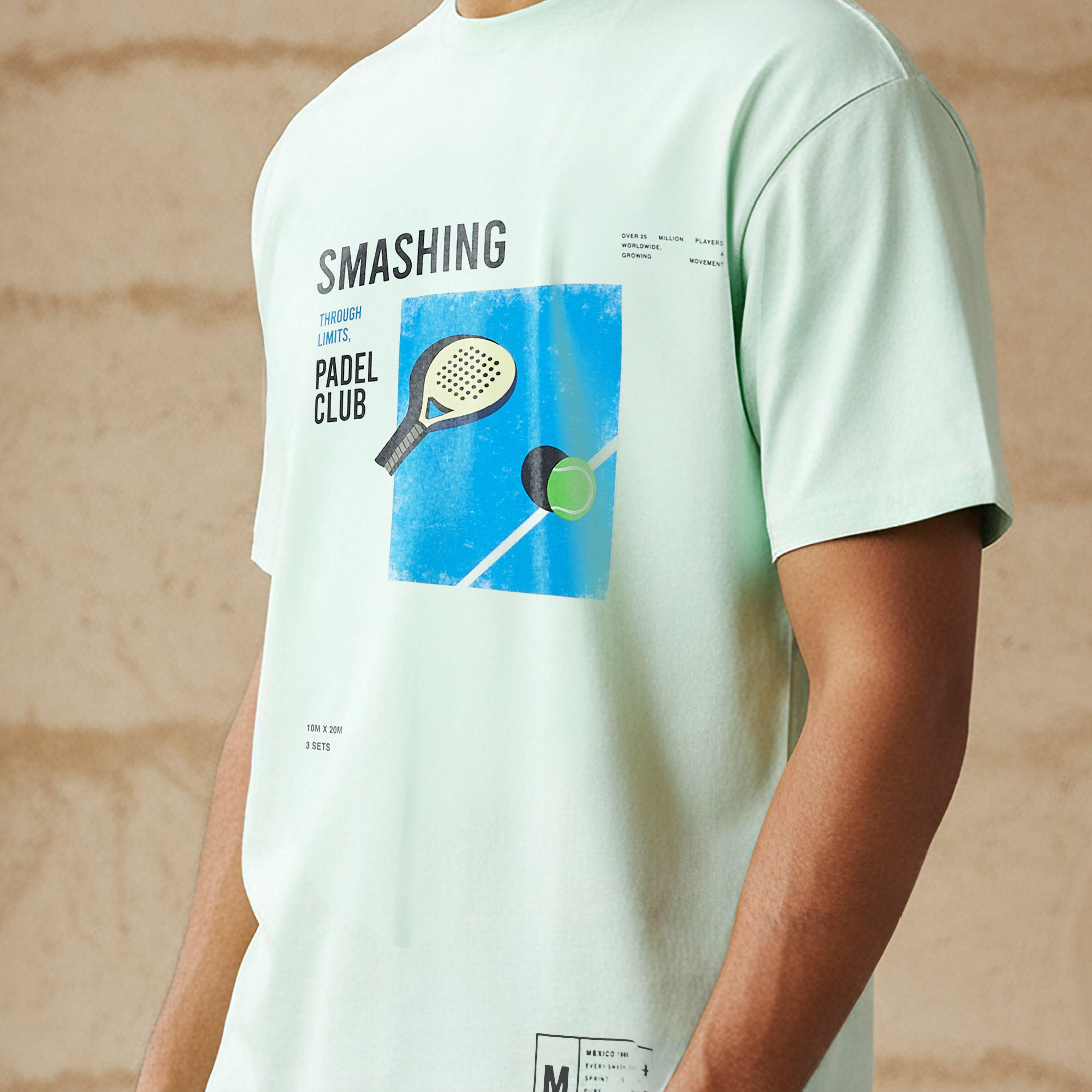 تيشيرت بقصّة عادية وياقة ضيقة وأكمام قصيرة وطبعات للرجال-men-clothing-tshirtsandpolos-tshirts-image-4