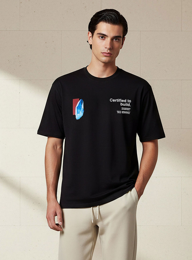 تيشيرت بطبعات وقصة عادية وياقة ضيقة وأكمام قصيرة للرجال-men-clothing-tshirtsandpolos-tshirts-image-1