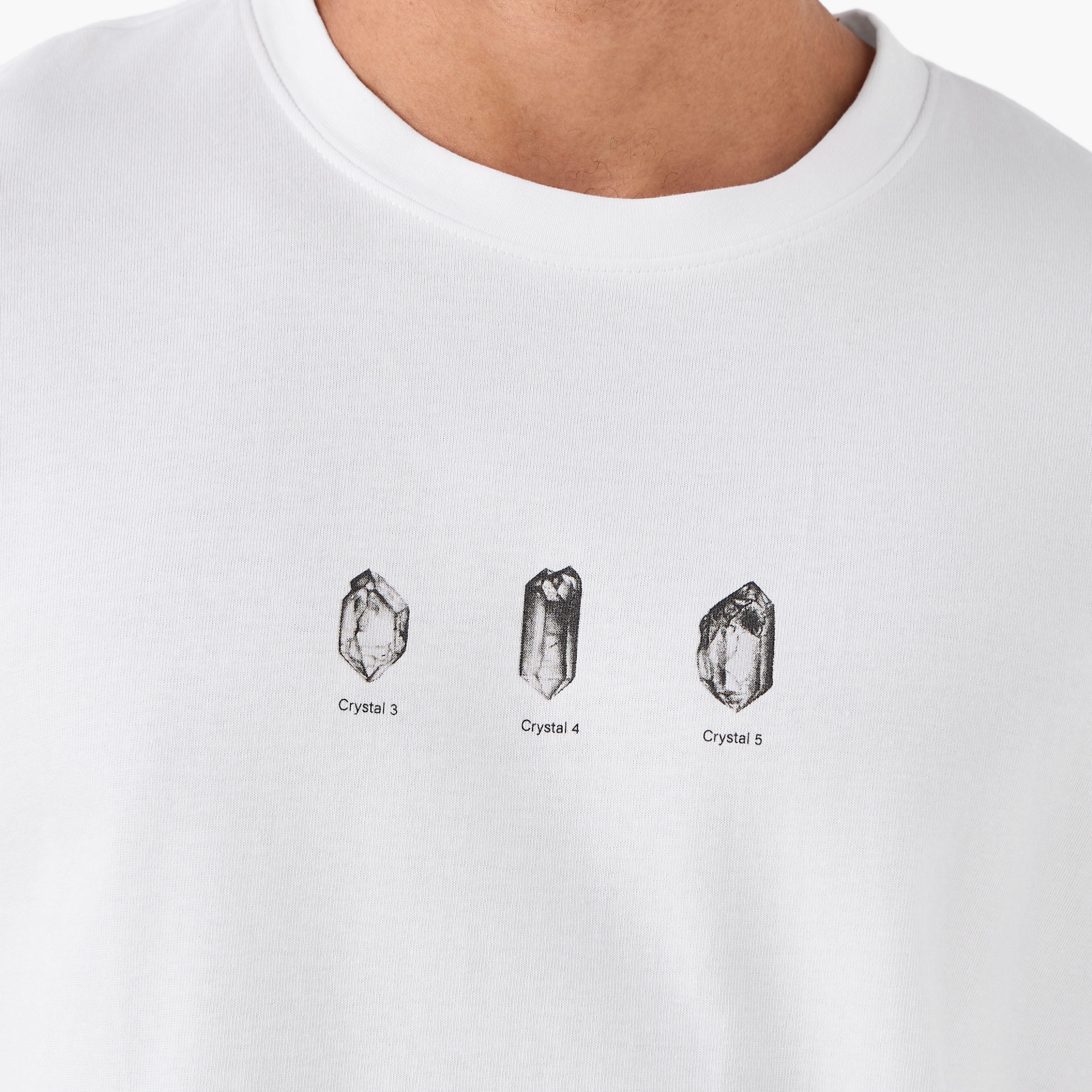 تيشيرت بقصّة عاديّة بياقة ضيقة وأكمام قصيرة بطبعات جرافيك للرجال-men-clothing-tshirtsandpolos-tshirts-image-5
