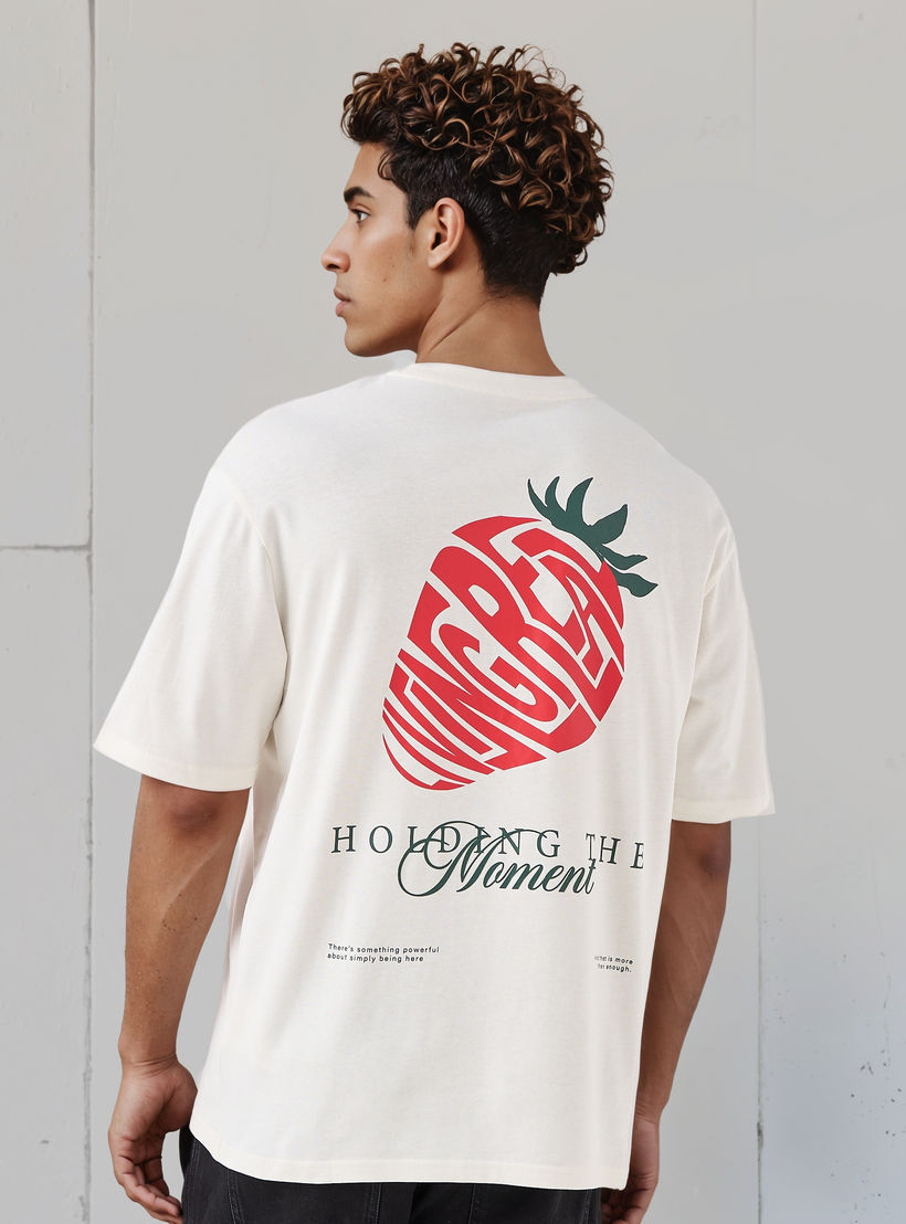 تيشيرت بقصّة عادية وياقة ضيقة وأكمام قصيرة وطبعات جرافيك للرجال-men-clothing-tshirtsandpolos-tshirts-image-1