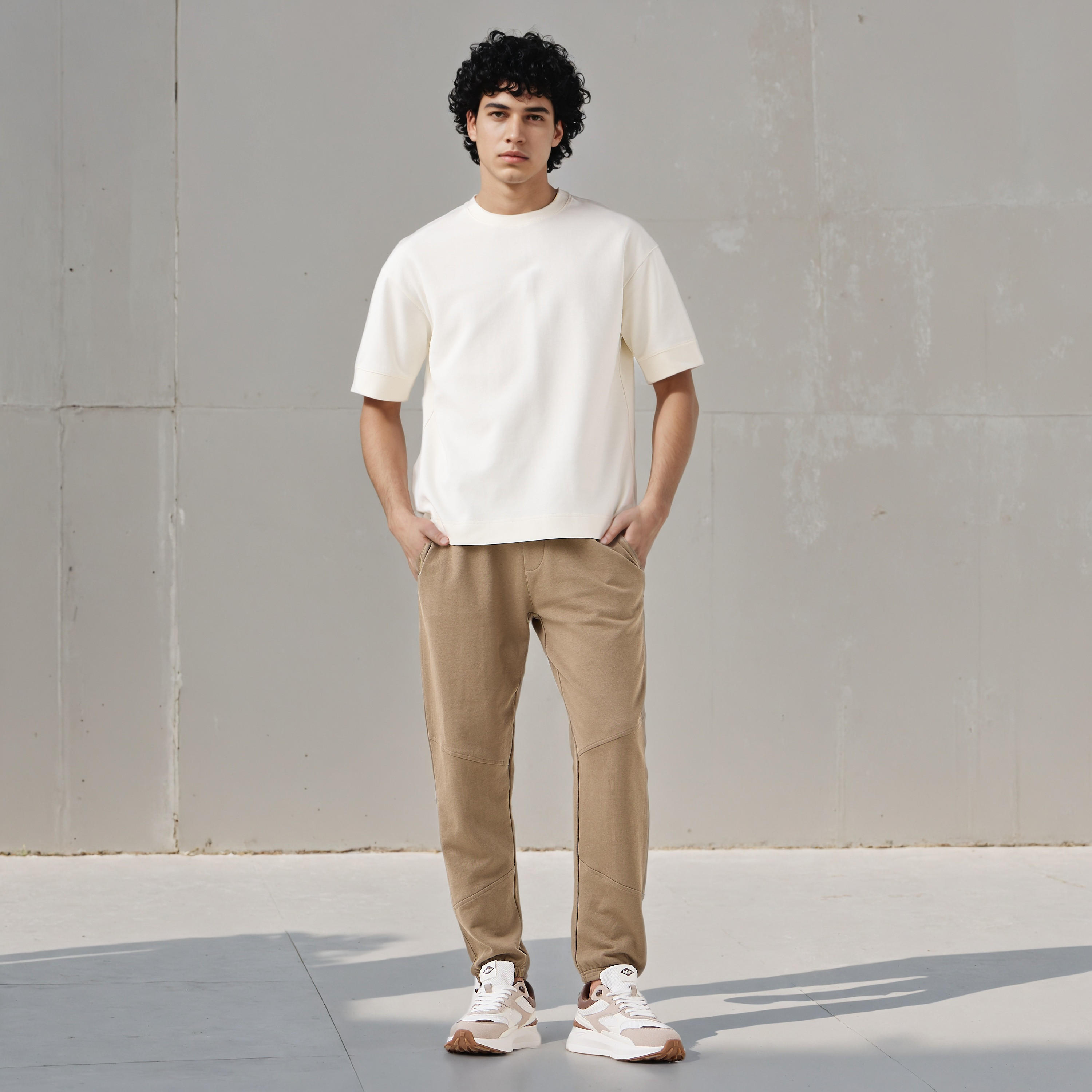 تيشيرت بوكسي رجالي بياقة ضيقة وأكمام قصيرة-men-clothing-tshirtsandpolos-tshirts-image-2