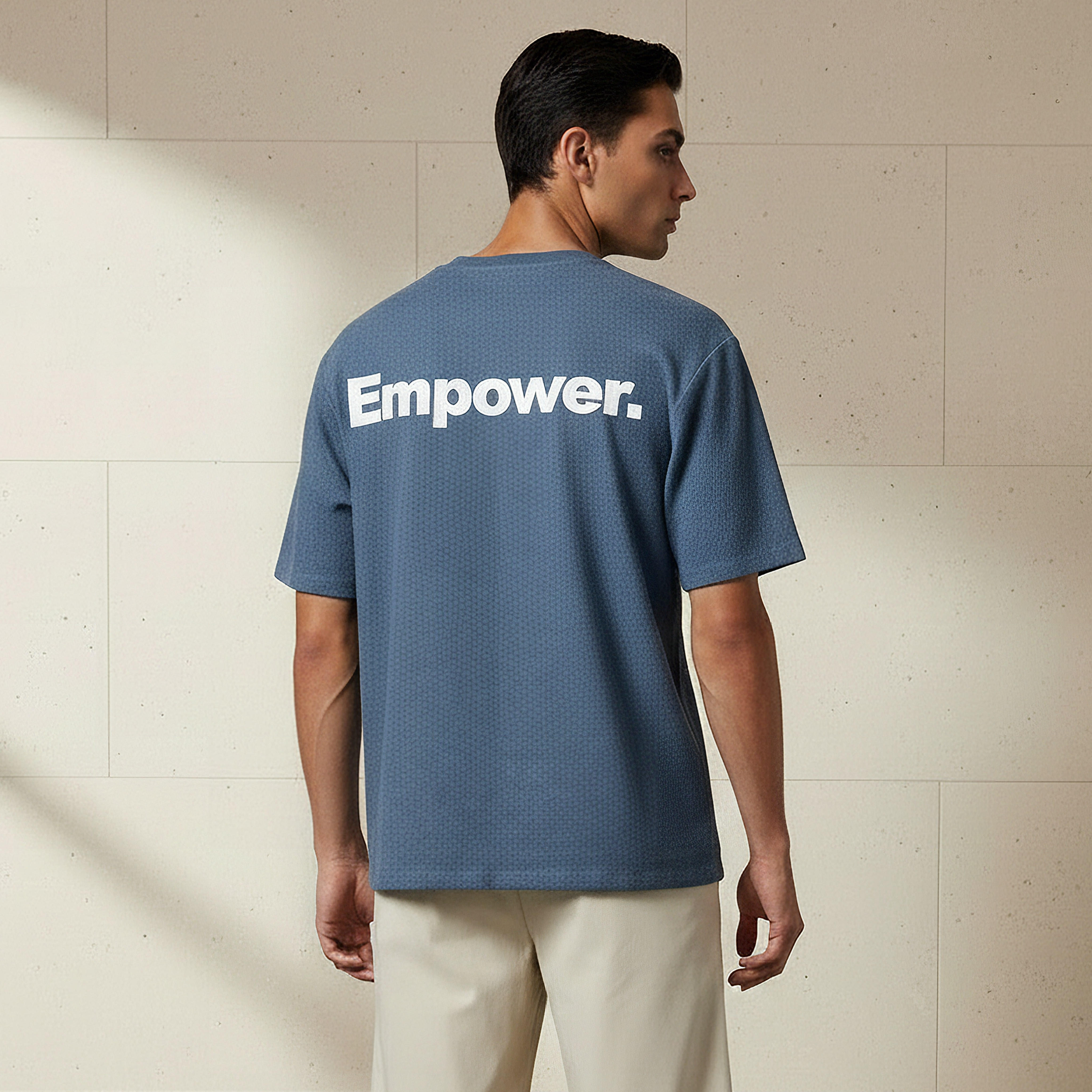 تيشيرت بقصّة عادية وياقة ضيقة وأكمام قصيرة وطبعات للرجال-men-clothing-tshirtsandpolos-tshirts-image-3