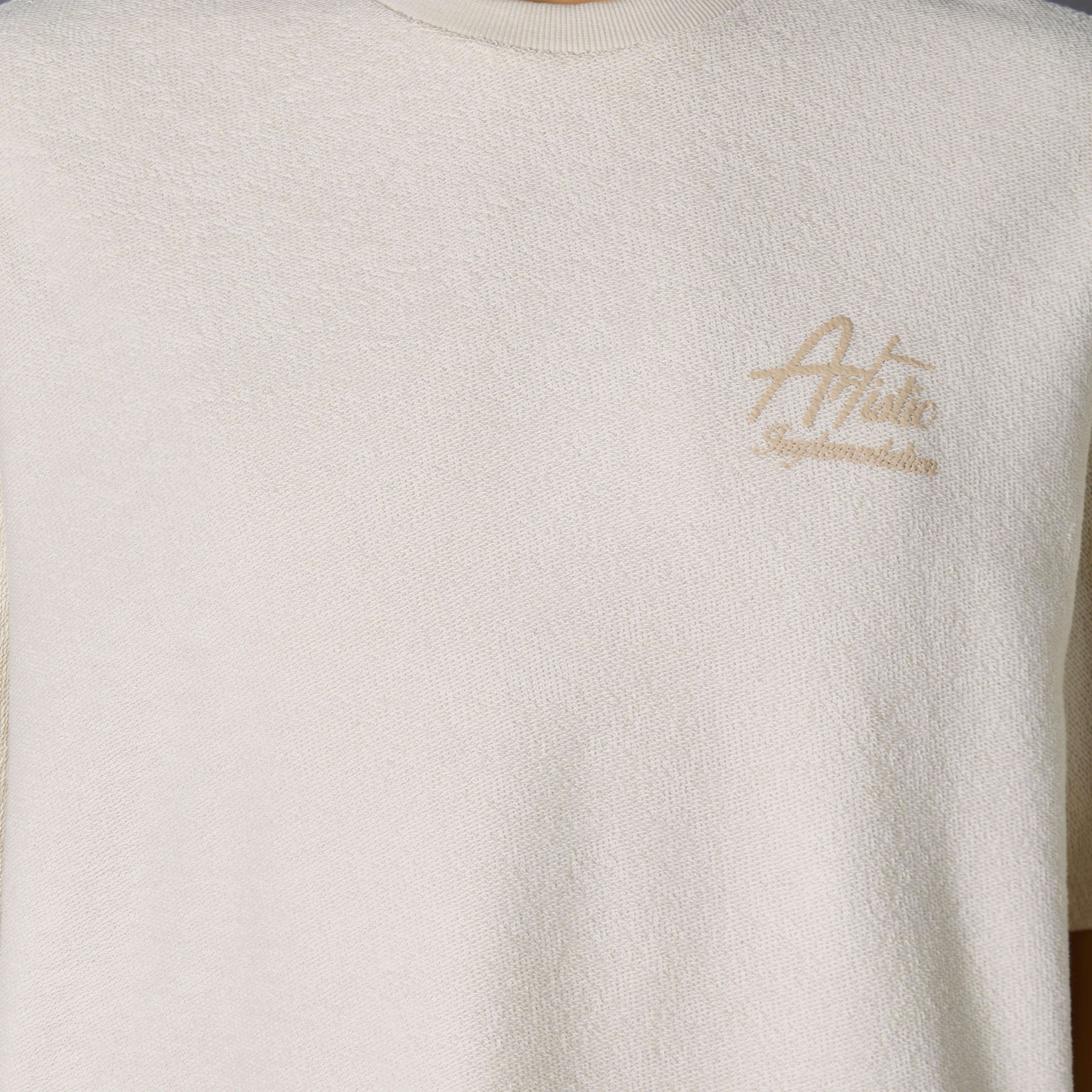تيشيرت بقصّة عادية وياقة ضيقة وأكمام قصيرة وطبعات للرجال-men-clothing-tshirtsandpolos-tshirts-image-4