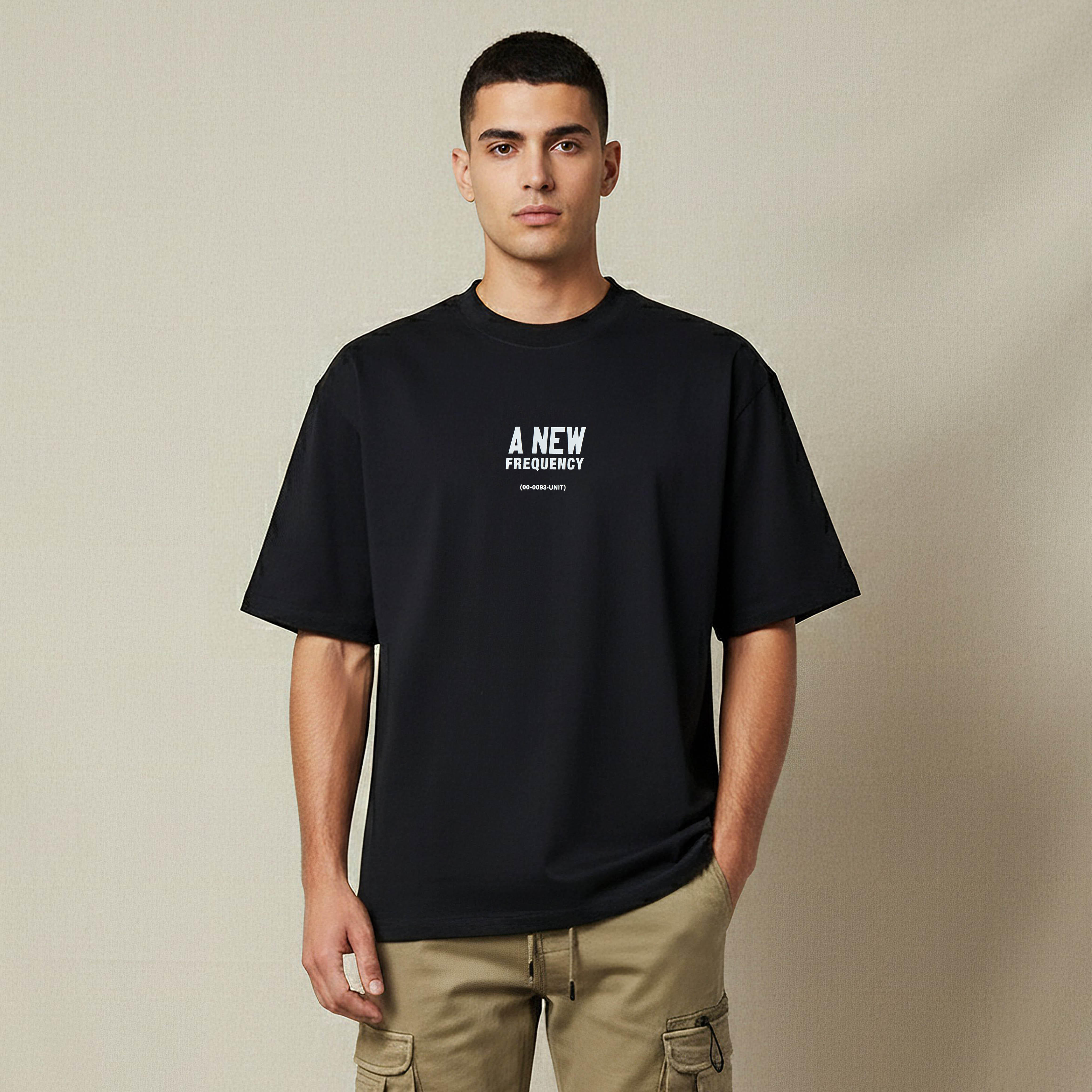 تيشيرت رجالي بطبعات وياقة ضيقة وأكمام قصيرة-men-clothing-tshirtsandpolos-tshirts-image-1
