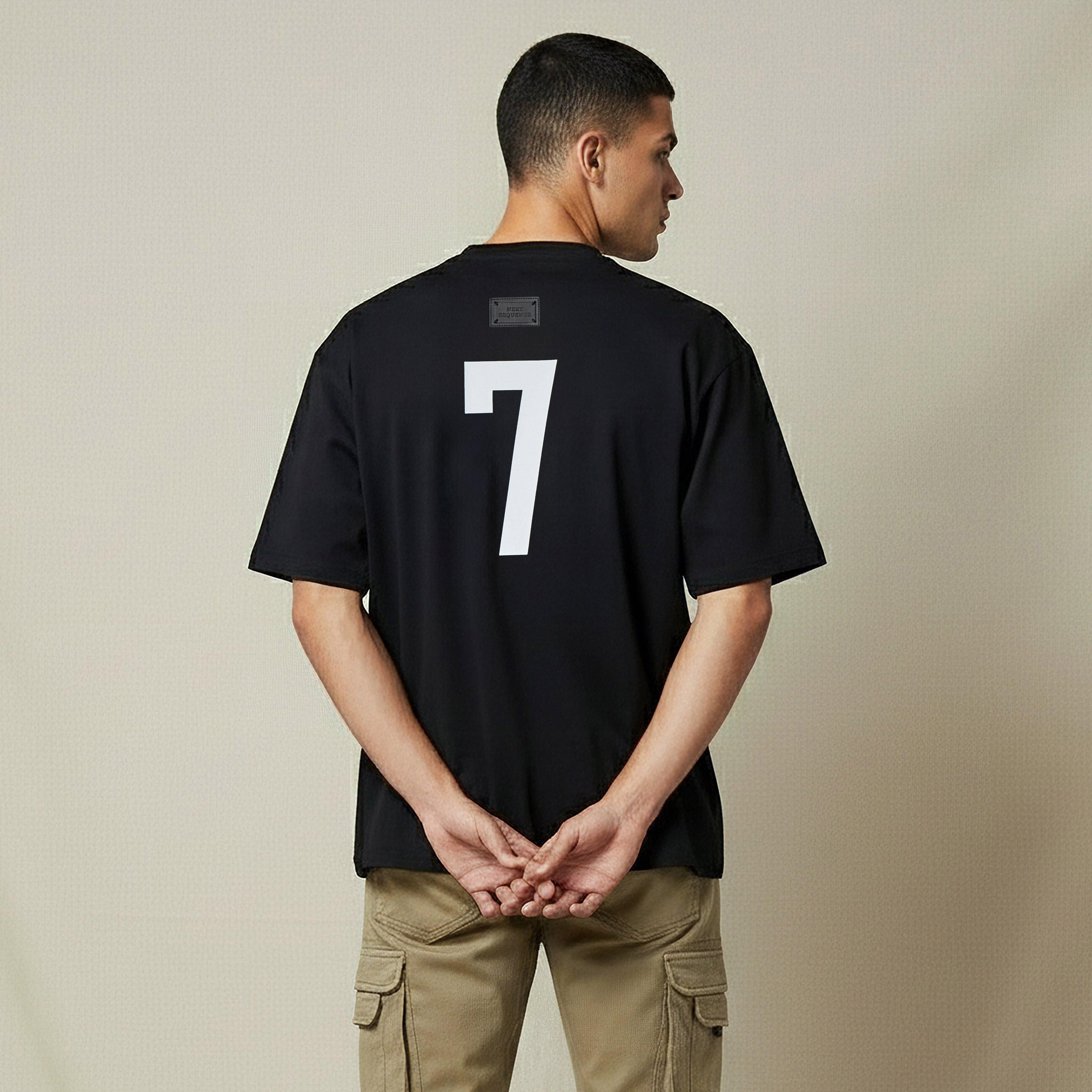 تيشيرت رجالي بطبعات وياقة ضيقة وأكمام قصيرة-men-clothing-tshirtsandpolos-tshirts-image-3