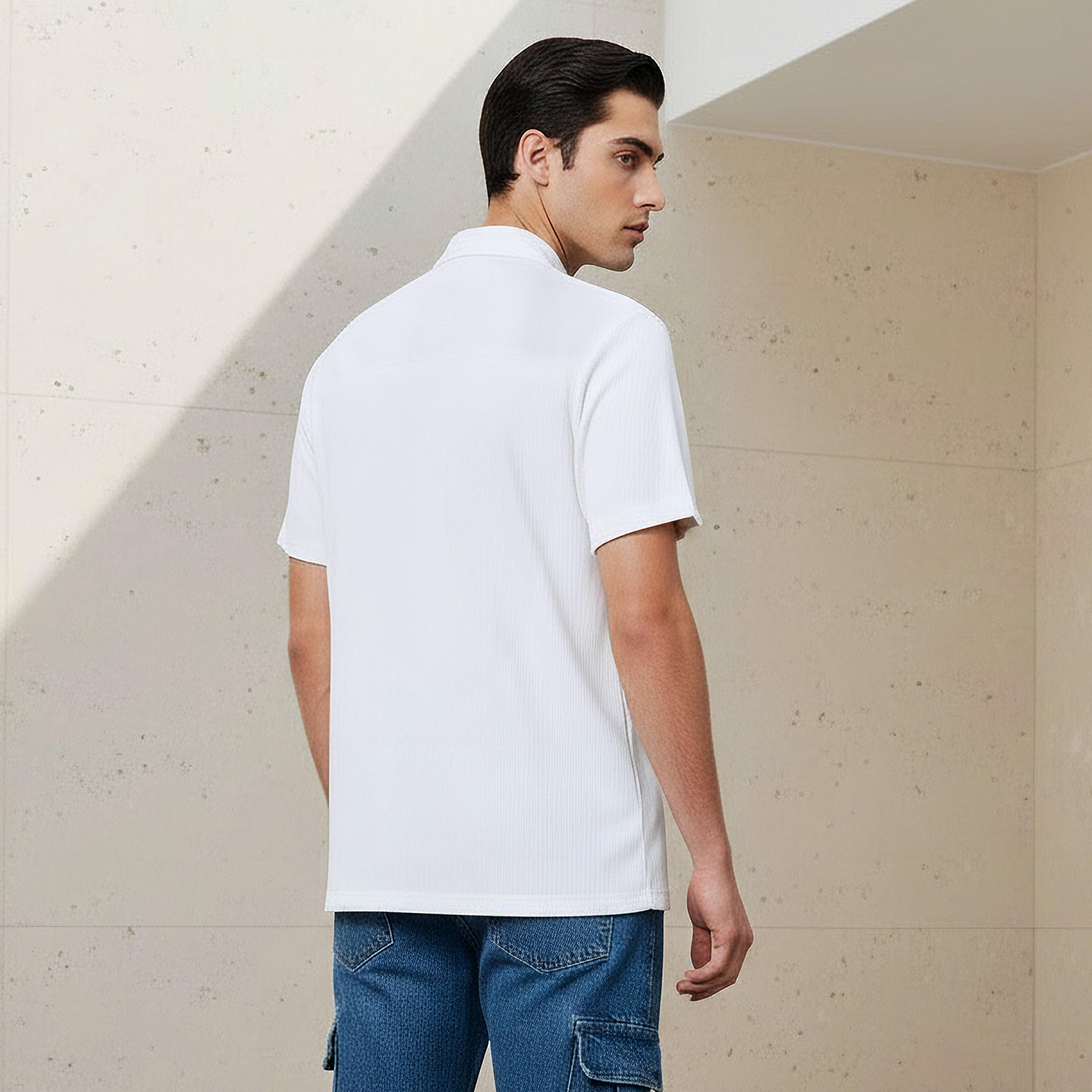 قميص بقصة عادية وياقة وملمس بارز وأكمام قصيرة للرجال-men-clothing-tshirtsandpolos-polos-image-2
