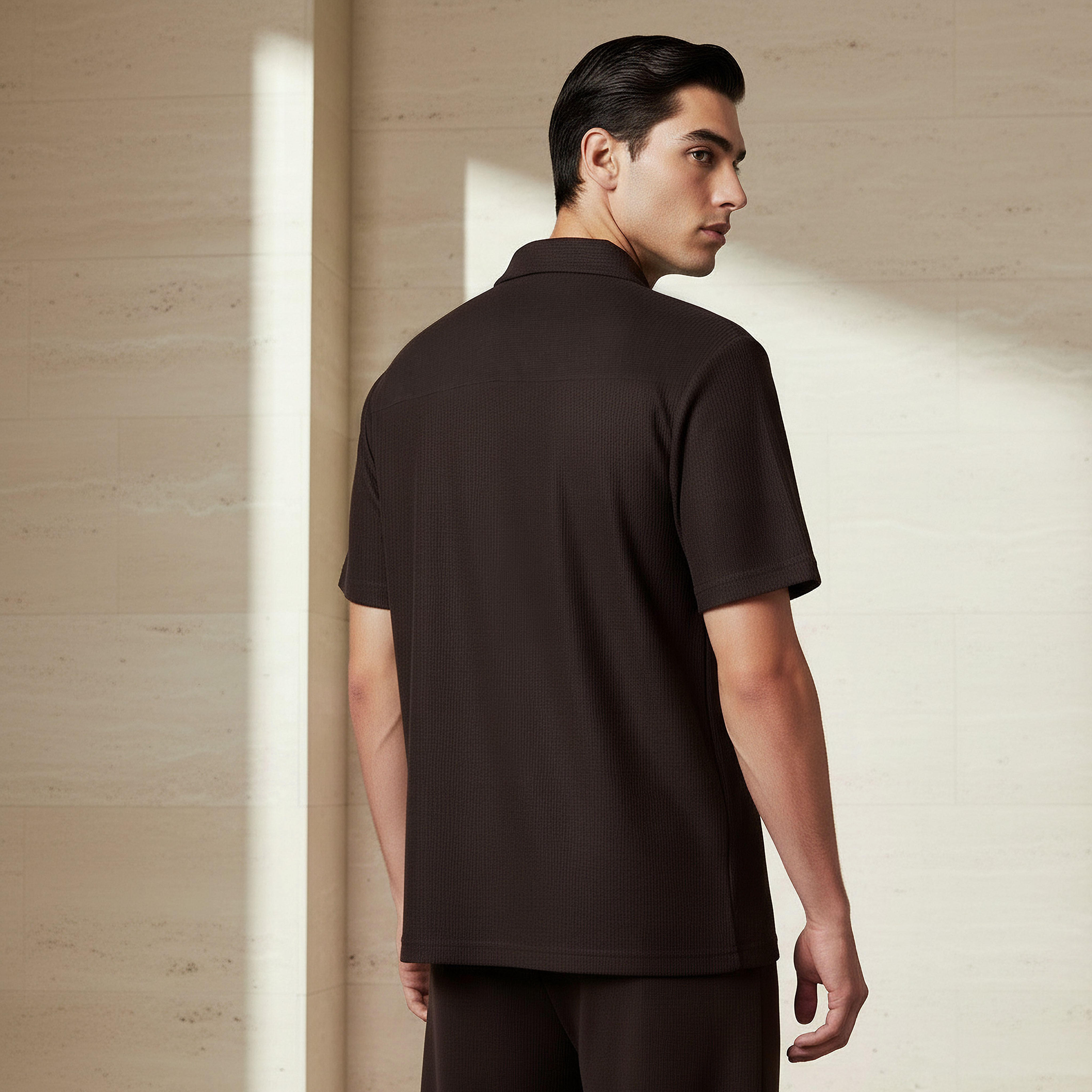 قميص بقصة عادية وياقة وملمس بارز وأكمام قصيرة للرجال-men-clothing-tshirtsandpolos-polos-image-3