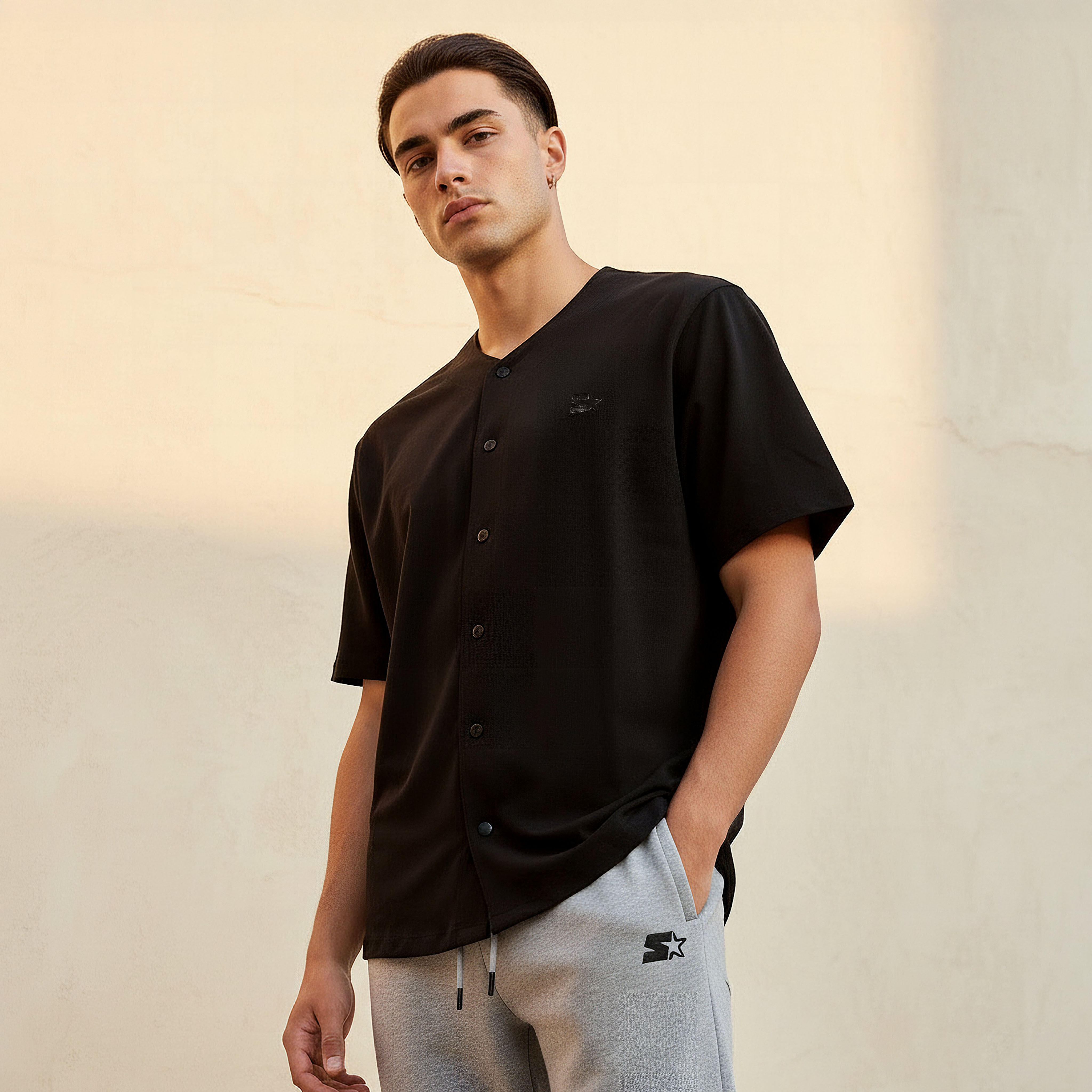 قميص بيسبول بقصة عادية وياقة V وتطريزات وأكمام قصيرة للرجال-men-clothing-shirts-image-1