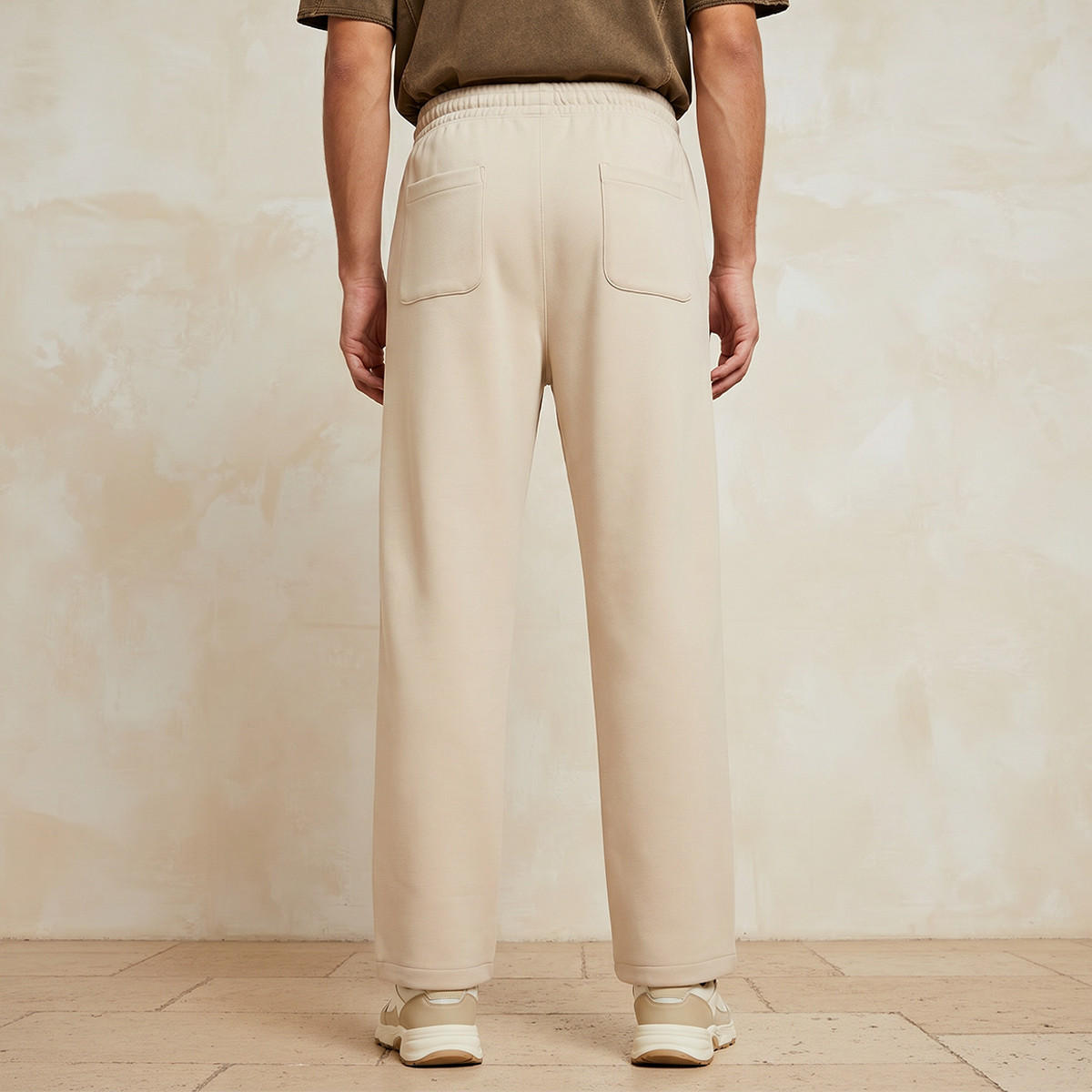 بنطلون رياضي إنترلوك بقصة مريحة وحافة مفتوحة من سبلاش يوث-men-clothing-bottoms-joggers-image-4