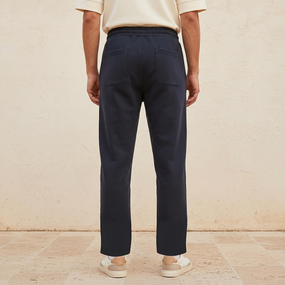 بنطلون رياضي إنترلوك بقصة مريحة وحافة مفتوحة من سبلاش يوث-men-clothing-bottoms-joggers-image-4