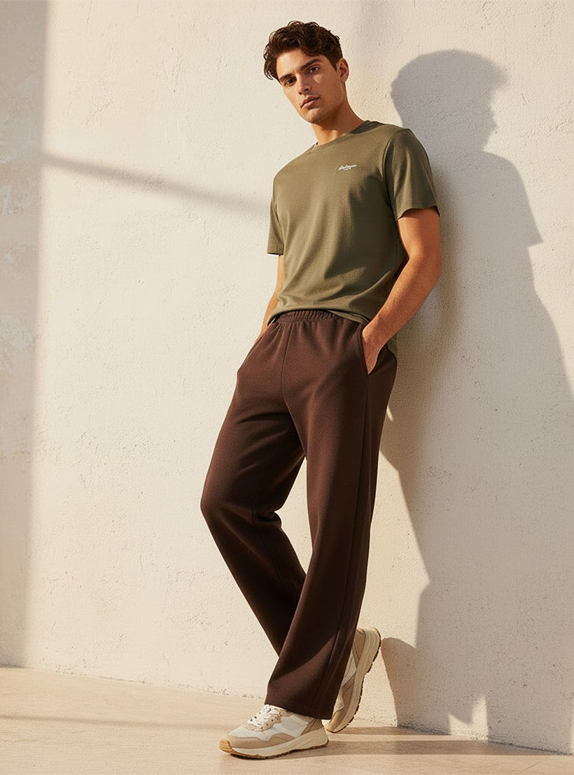 بنطلون رياضي إنترلوك بقصة مريحة وحافة مفتوحة من سبلاش يوث-men-clothing-bottoms-joggers-image-3