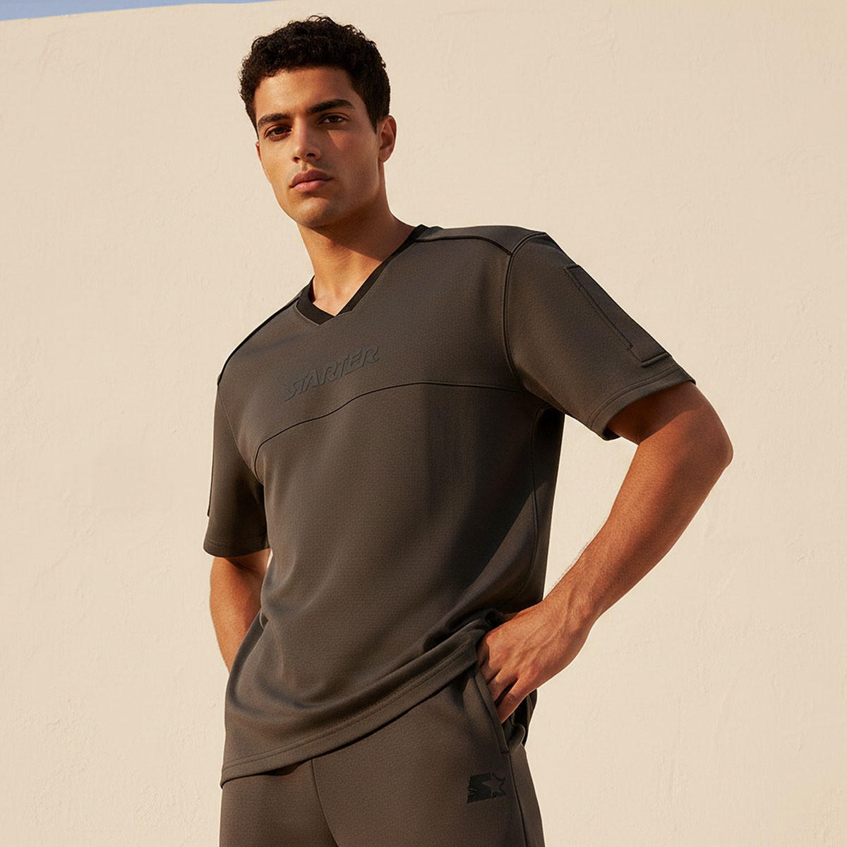 Starter Regular Fit V-Neck Panelled T-shirt-men-clothing-tshirtsandpolos-tshirts-image-1