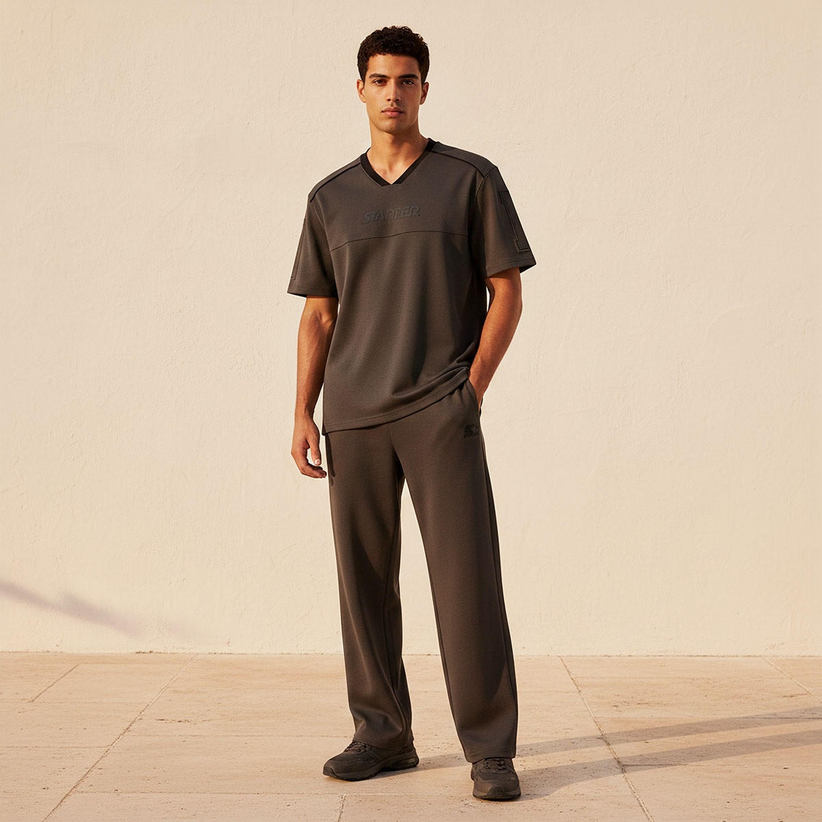 Starter Regular Fit V-Neck Panelled T-shirt-men-clothing-tshirtsandpolos-tshirts-image-3