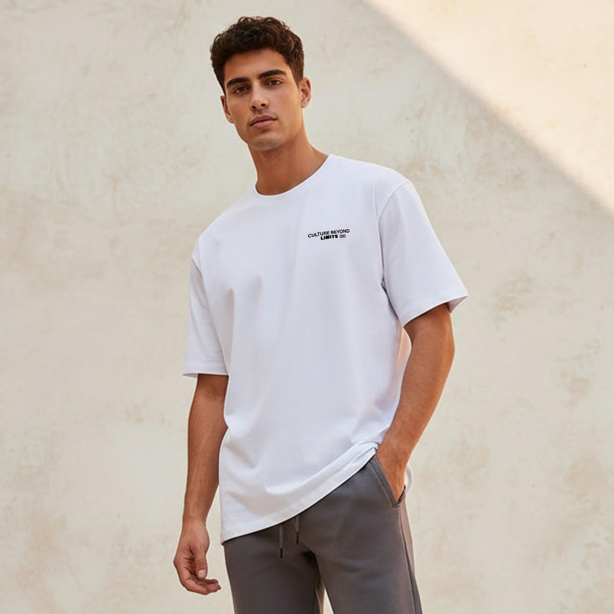 تيشيرت بقصة عادية وياقة ضيقة وأكمام قصيرة وطبعات للرجال-men-clothing-tshirtsandpolos-tshirts-image-1