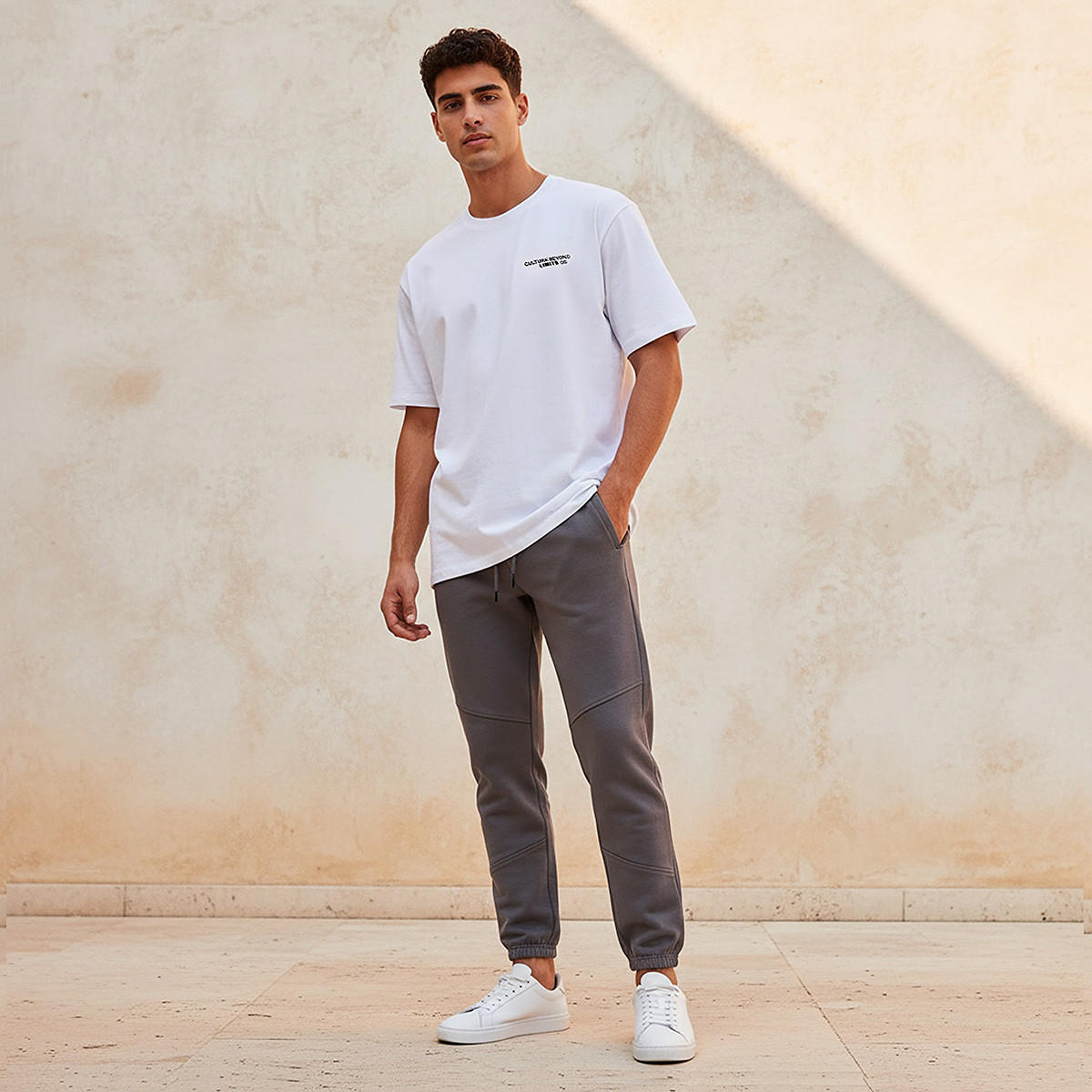 تيشيرت بقصة عادية وياقة ضيقة وأكمام قصيرة وطبعات للرجال-men-clothing-tshirtsandpolos-tshirts-image-3