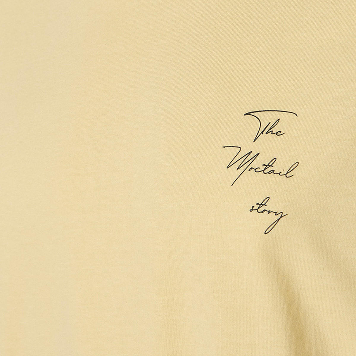 تيشيرت بقصة عادية وياقة ضيقة وأكمام قصيرة وطبعات للرجال-men-clothing-tshirtsandpolos-tshirts-image-2